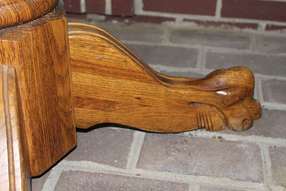 Round Oak Claw Foot Dining Room Table