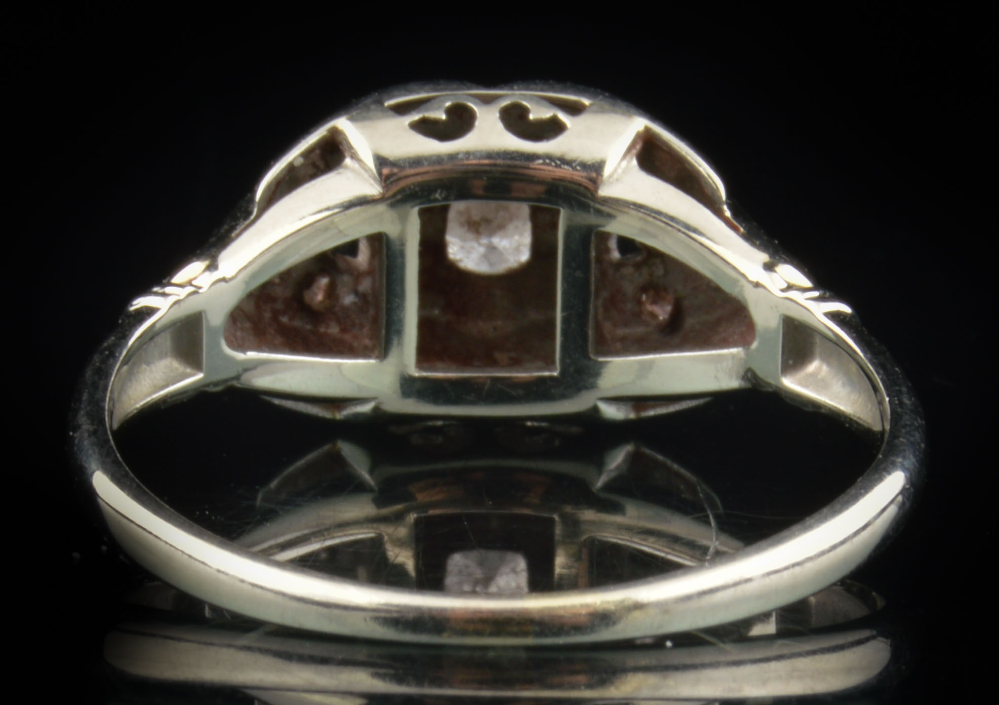 18K White Gold Art Deco Diamond Ring