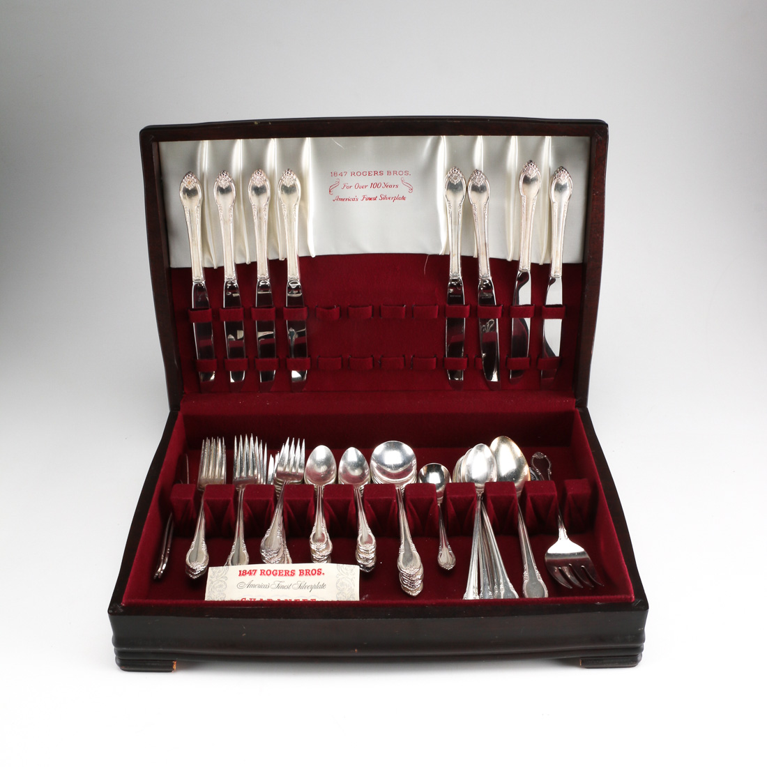 1847 Rogers Bros "Remembrance" Silverplated Flatware Set