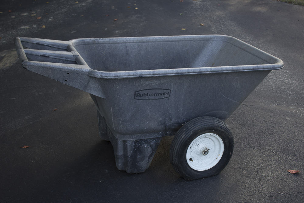 Rubbermaid Yard Cart