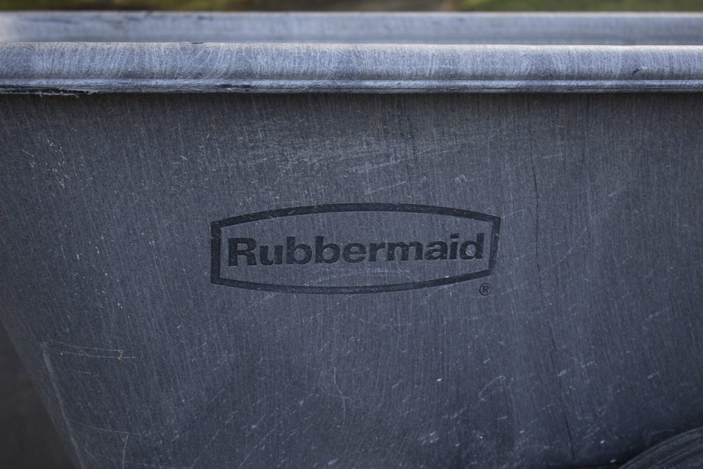 Rubbermaid Yard Cart