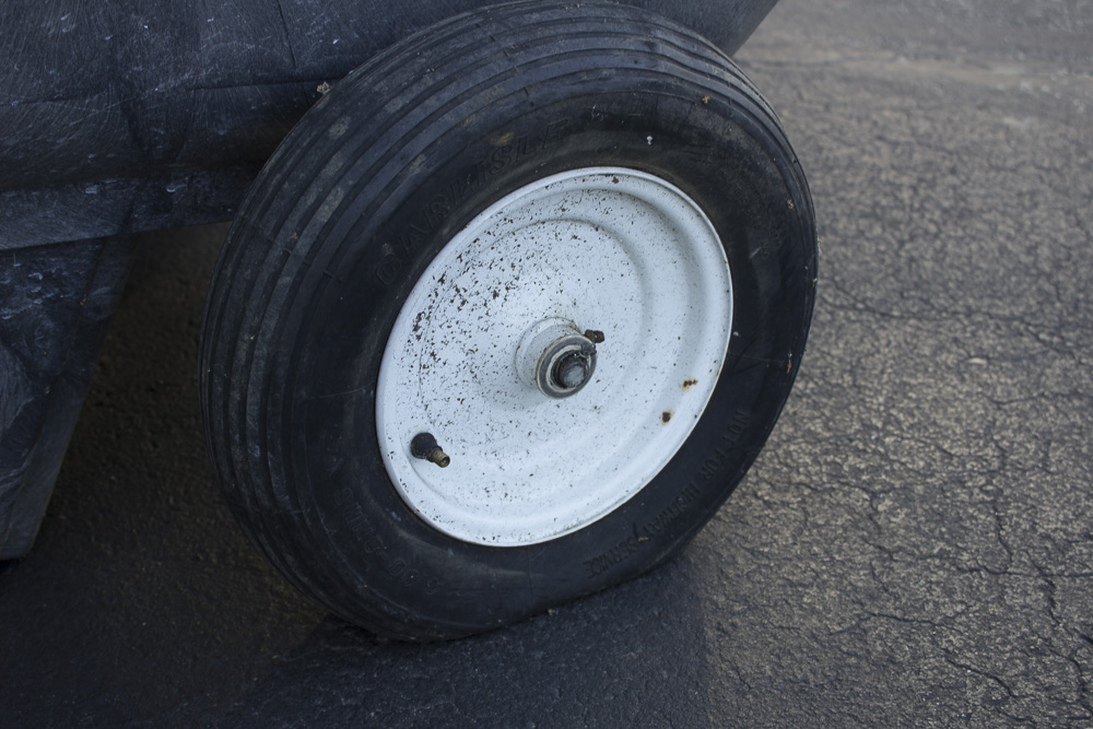 Rubbermaid Yard Cart