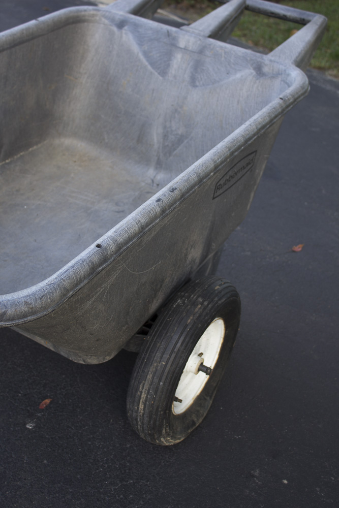 Rubbermaid Yard Cart