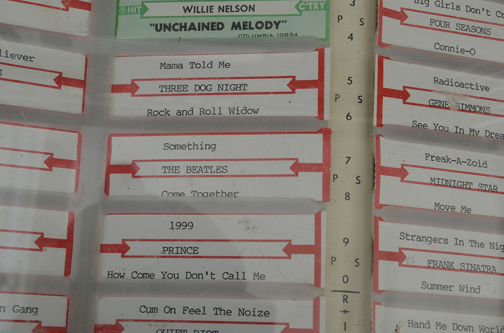 Wurlitzer "Americana" Vinyl Jukebox c. 1970s with Records and Accessories