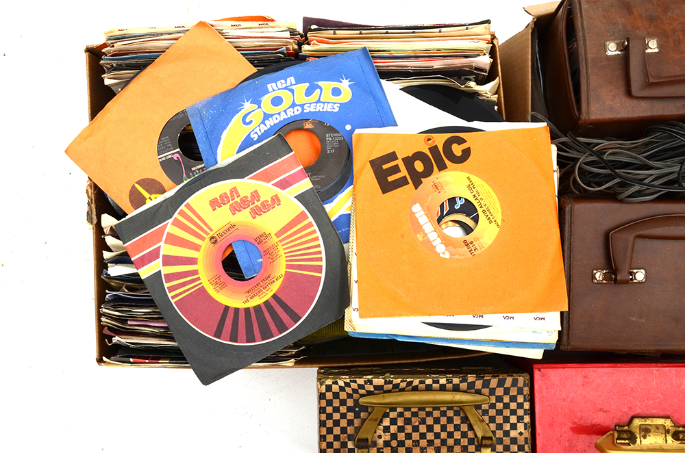 Wurlitzer "Americana" Vinyl Jukebox c. 1970s with Records and Accessories