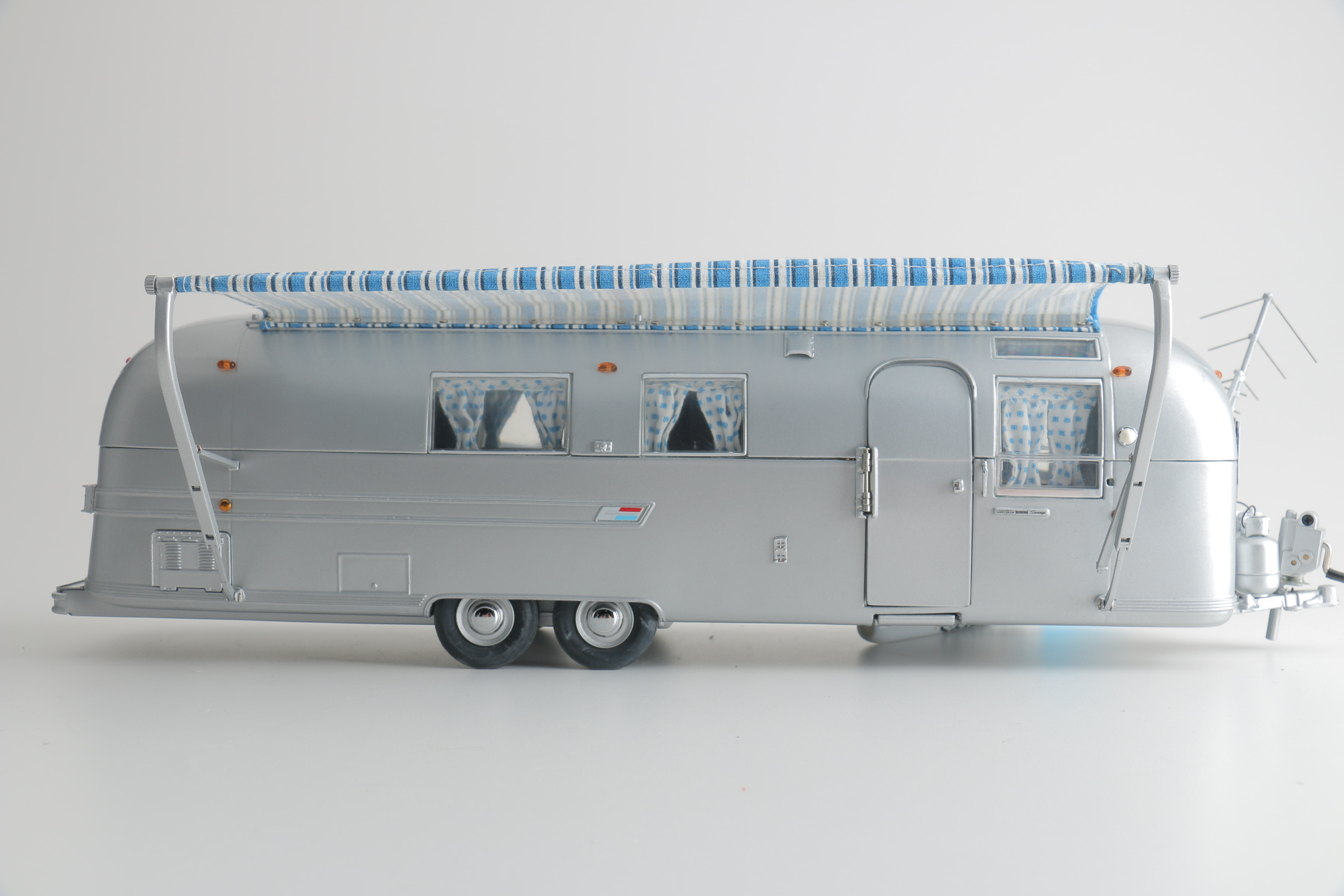 Franklin Mint Die-Cast 1968 Airstream Trailer