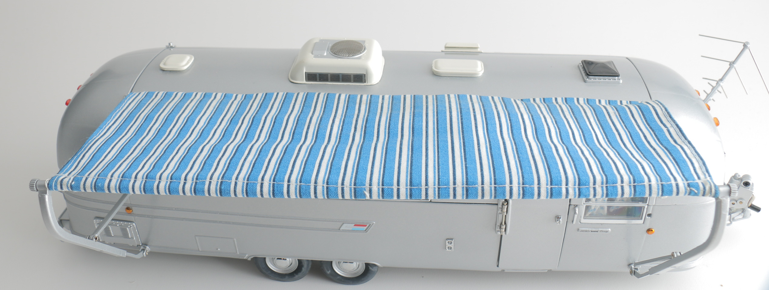 Franklin Mint Die-Cast 1968 Airstream Trailer