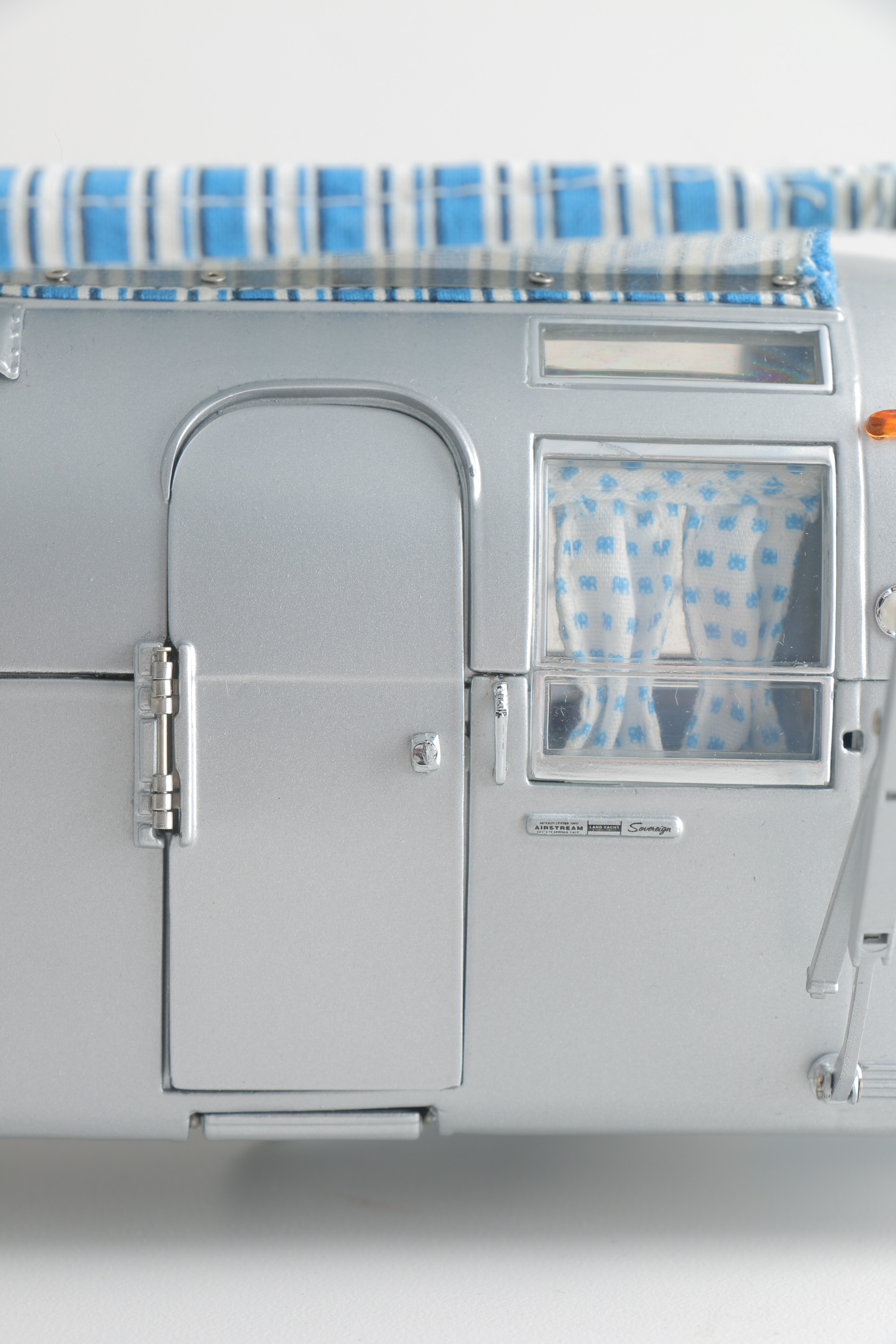 Franklin Mint Die-Cast 1968 Airstream Trailer