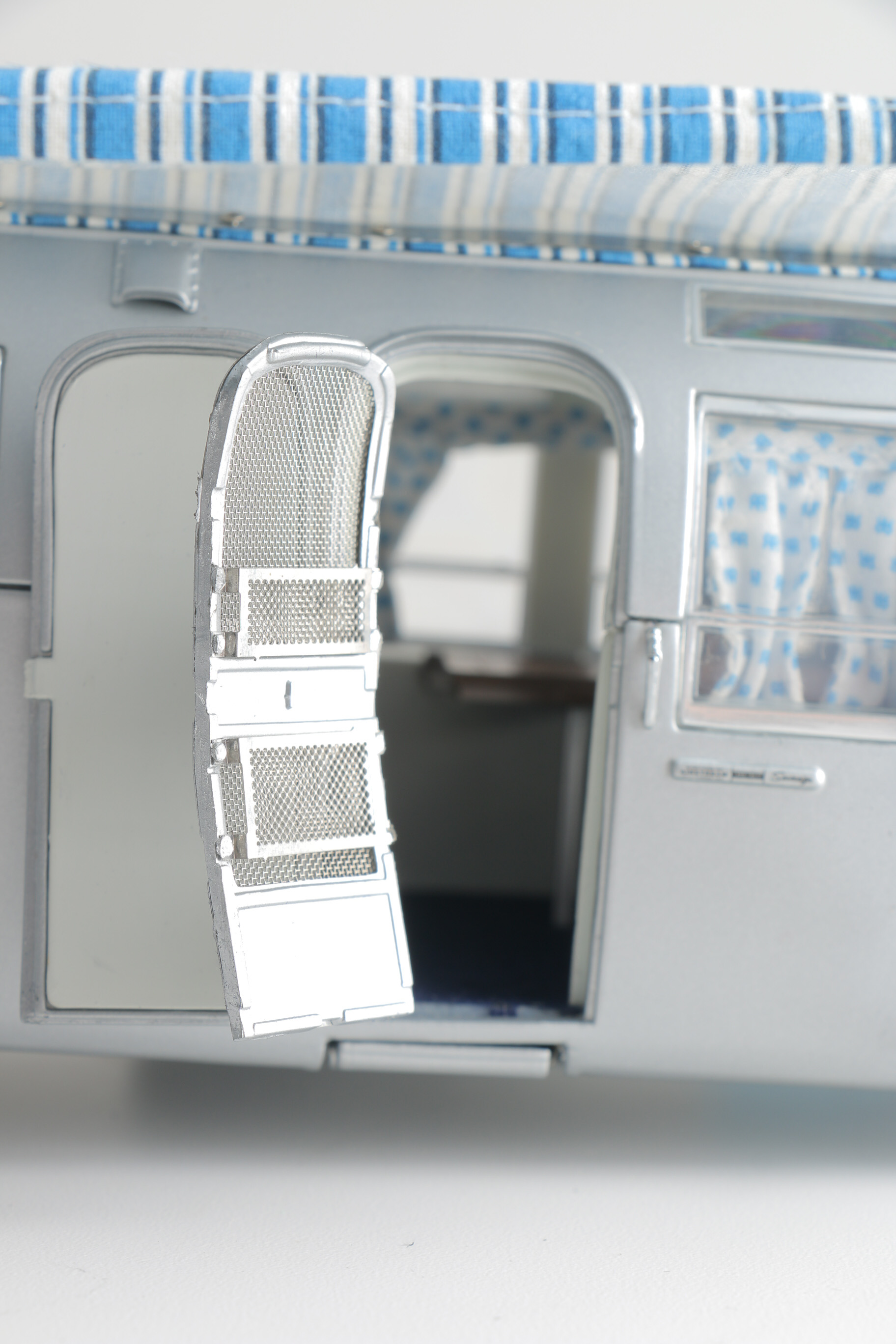 Franklin Mint Die-Cast 1968 Airstream Trailer