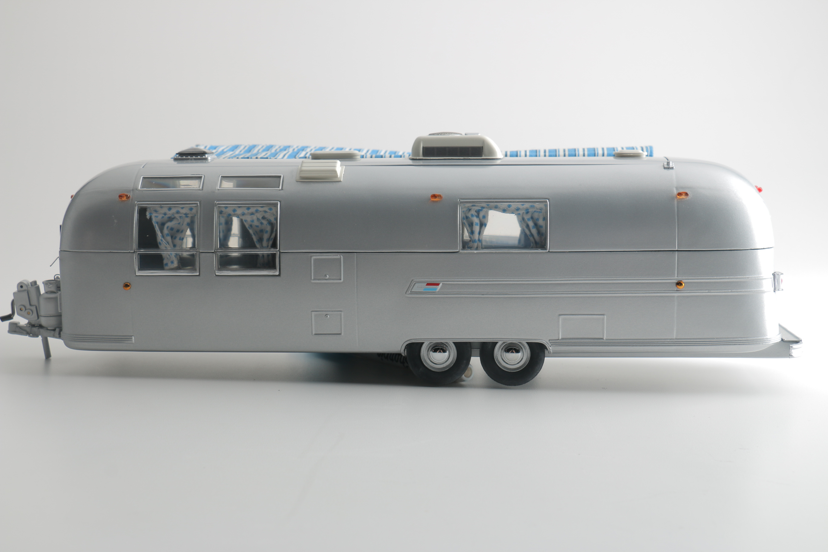 Franklin Mint Die-Cast 1968 Airstream Trailer