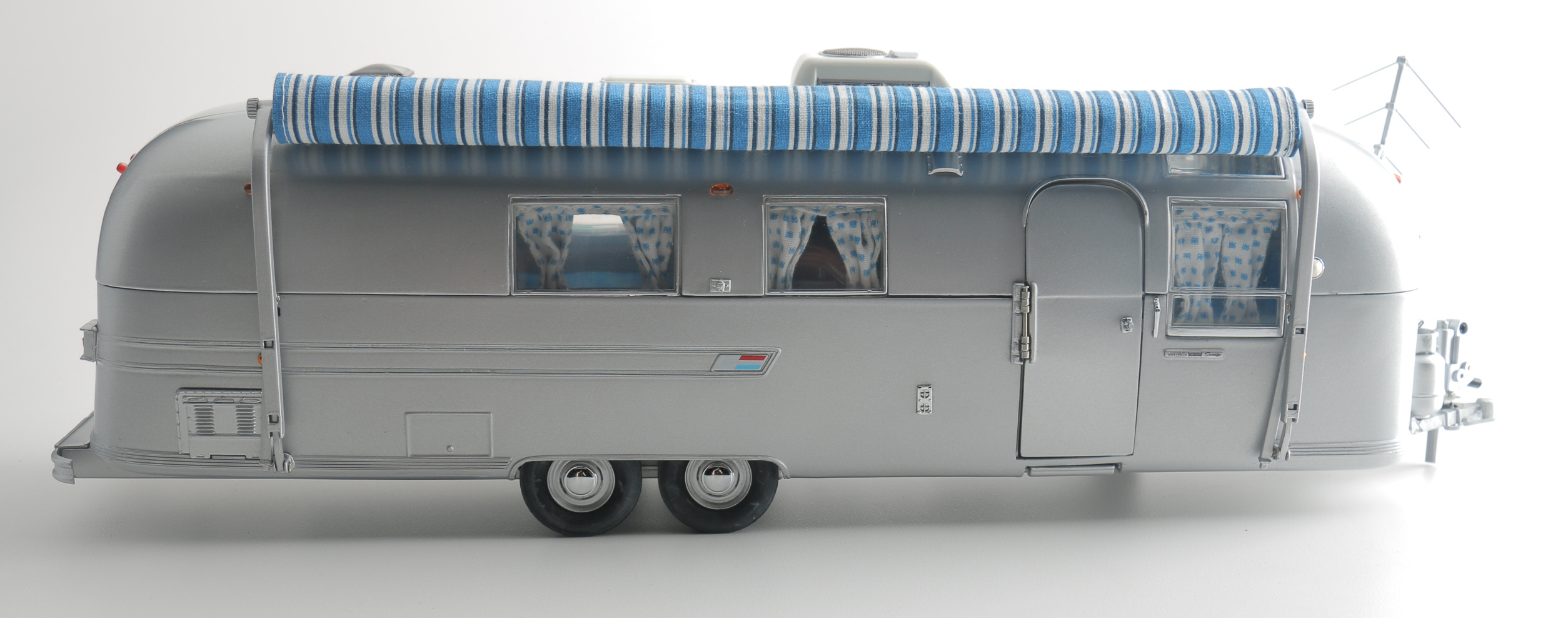 Franklin Mint Die-Cast 1968 Airstream Trailer