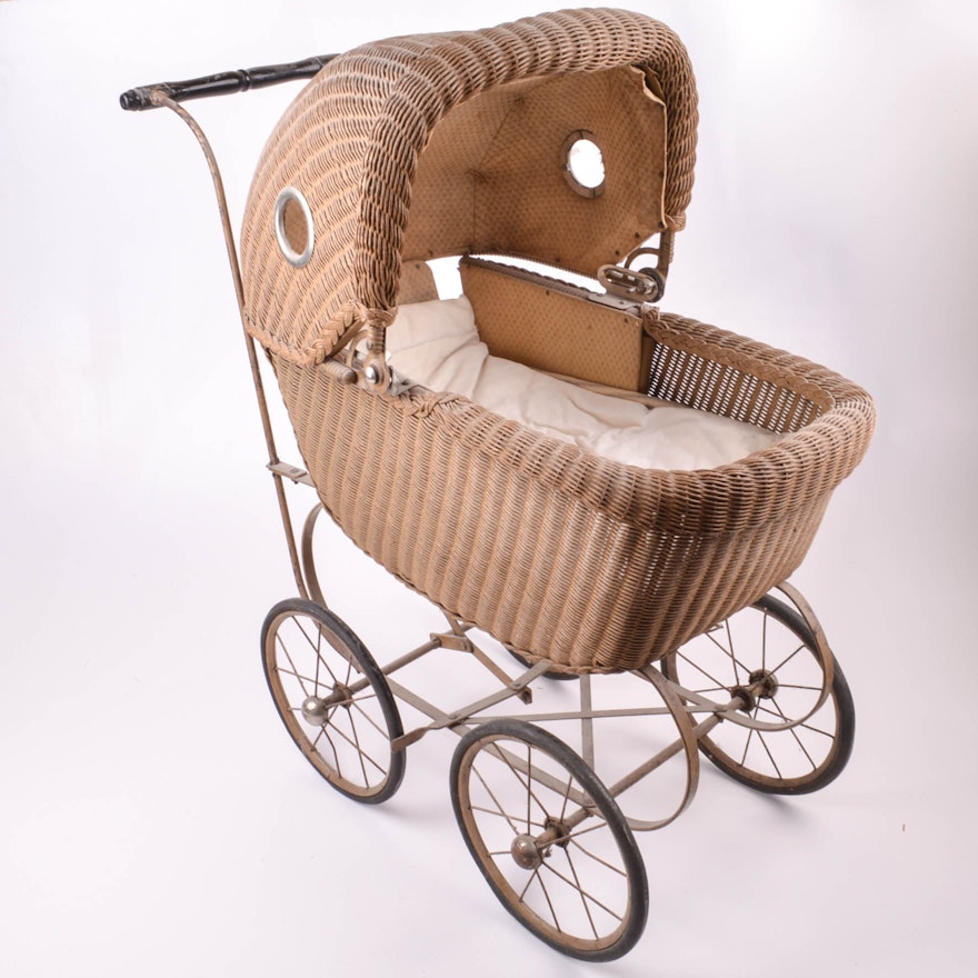 Antique Wicker Baby Doll Carriage