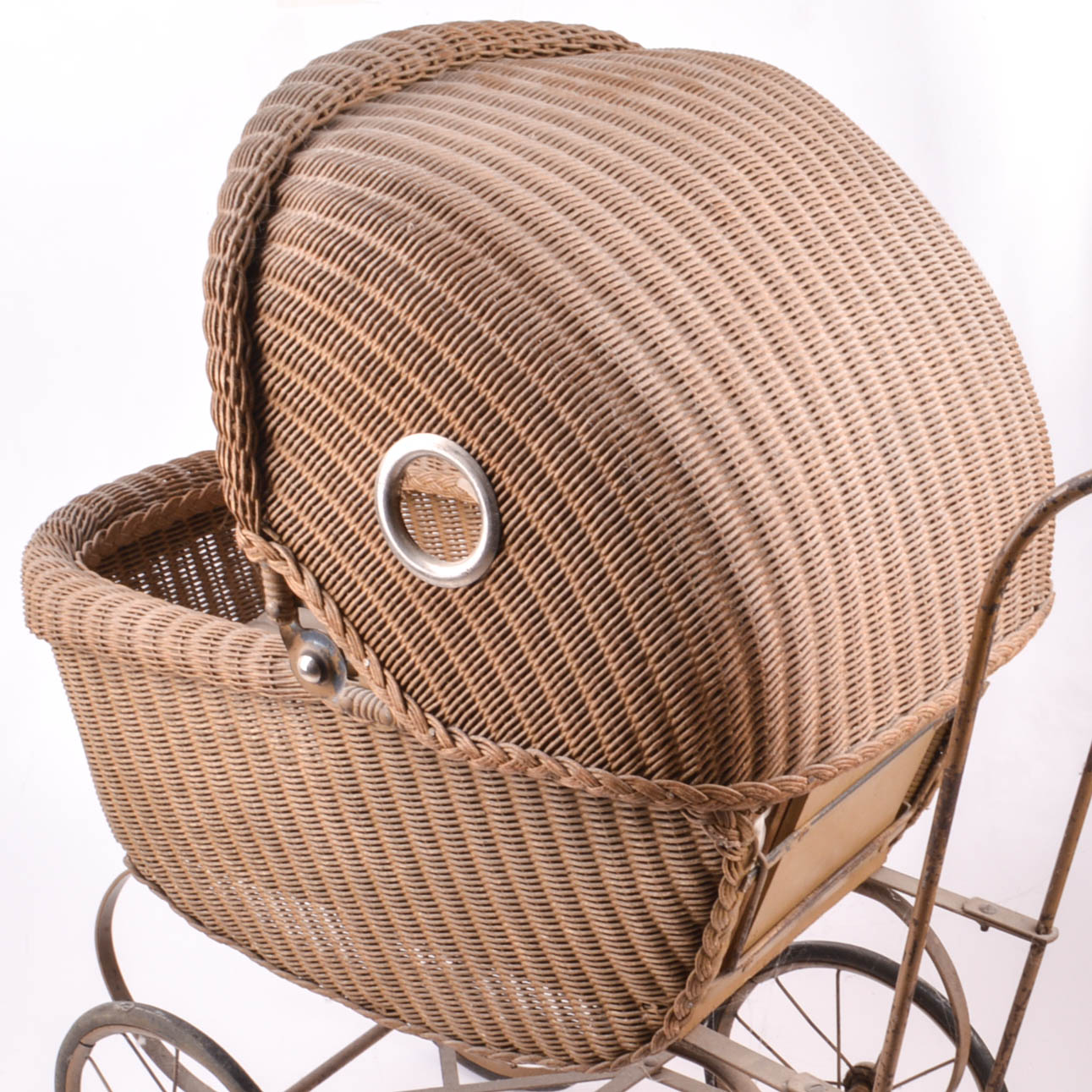 Antique Wicker Baby Doll Carriage