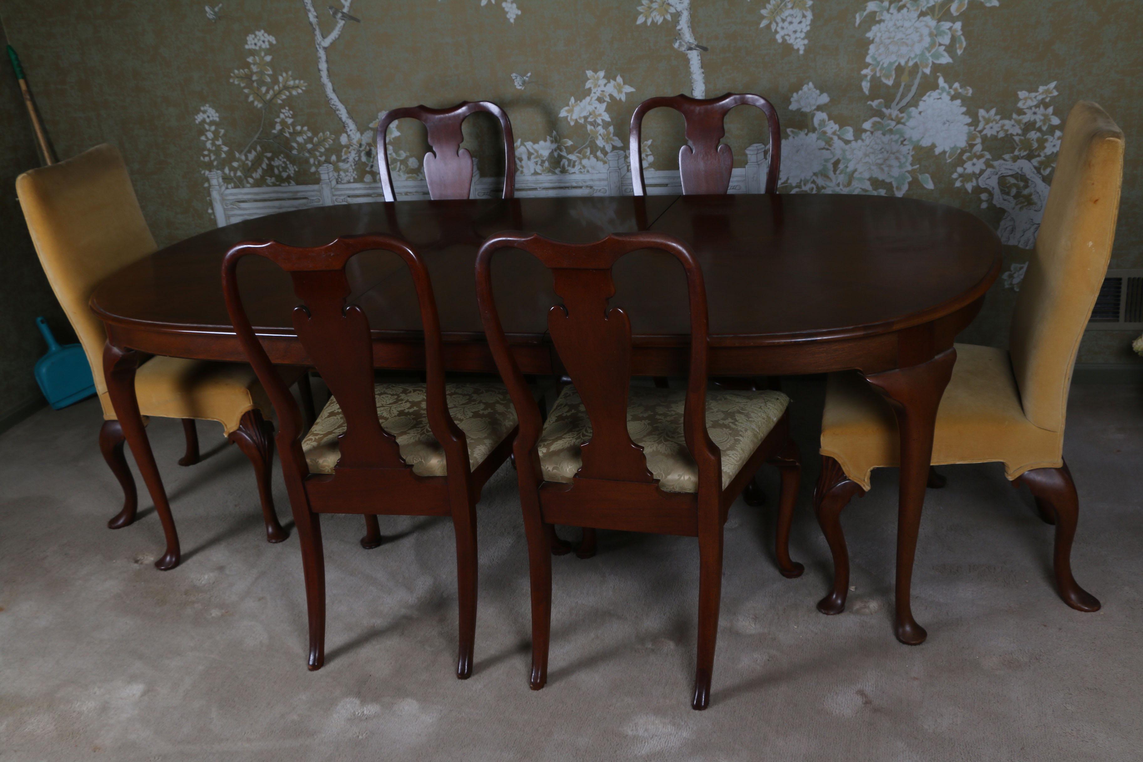 Vintage Queen Anne Style Seven-Piece Dining Set