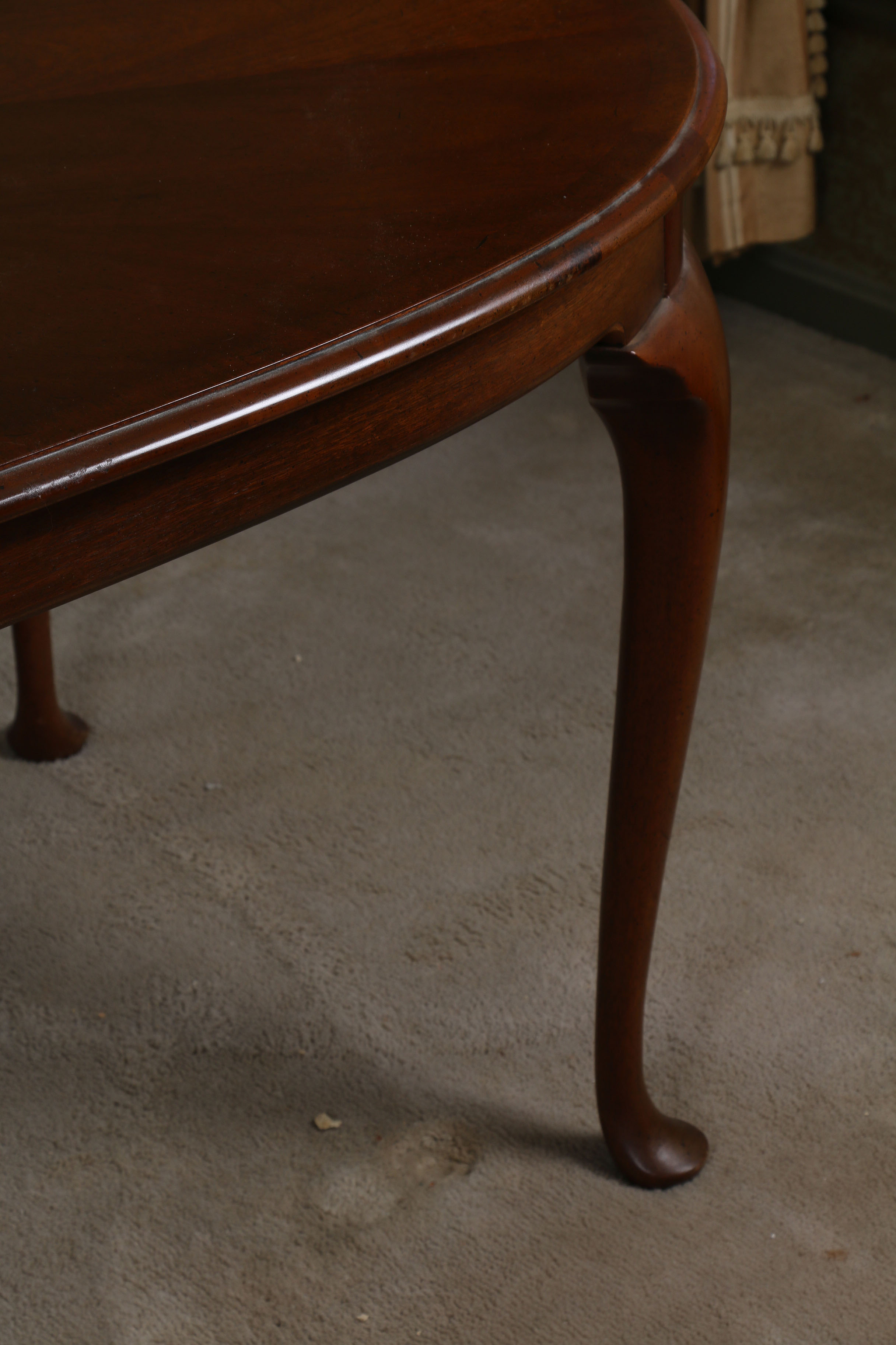 Vintage Queen Anne Style Seven-Piece Dining Set