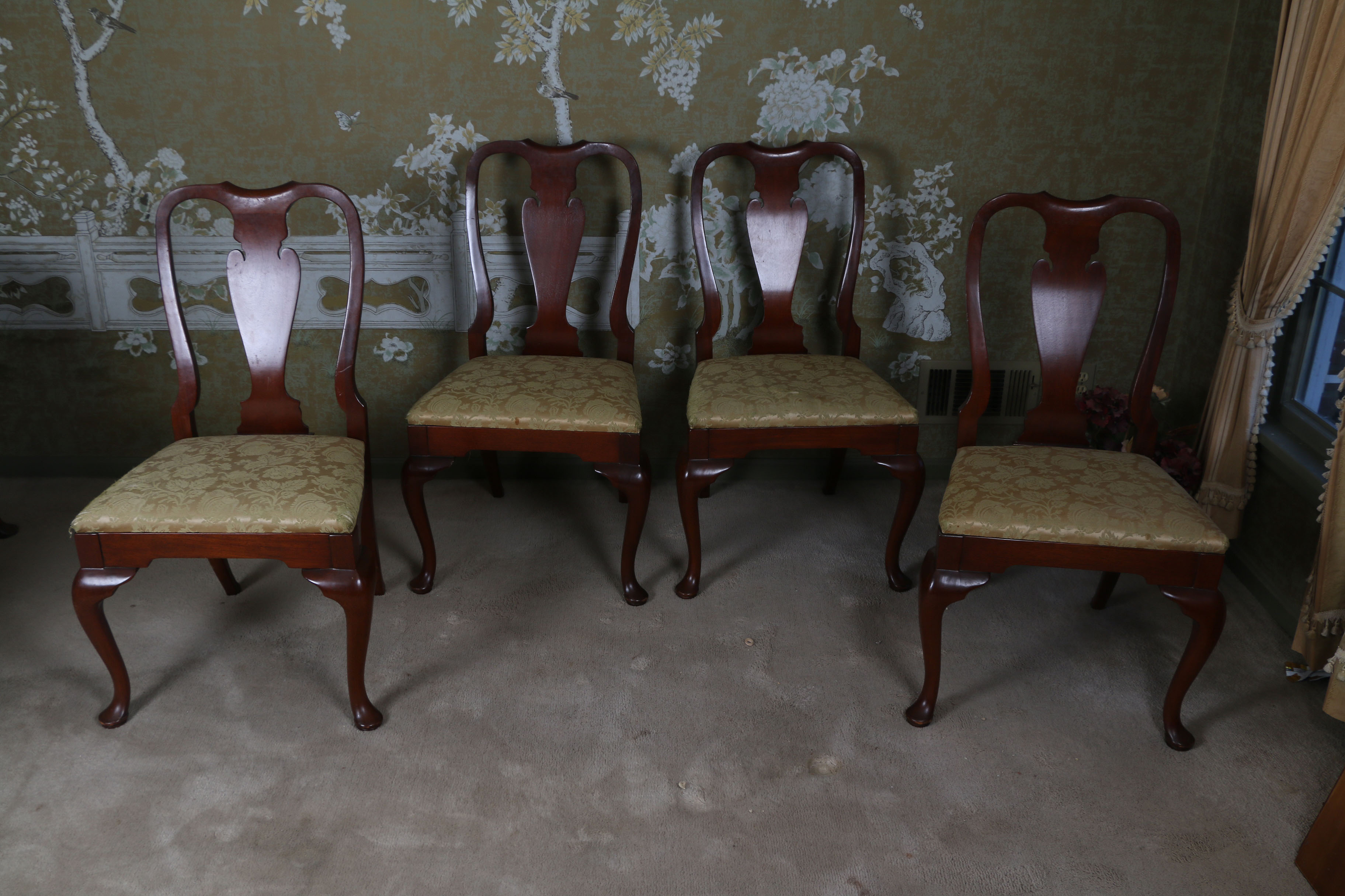 Vintage Queen Anne Style Seven-Piece Dining Set