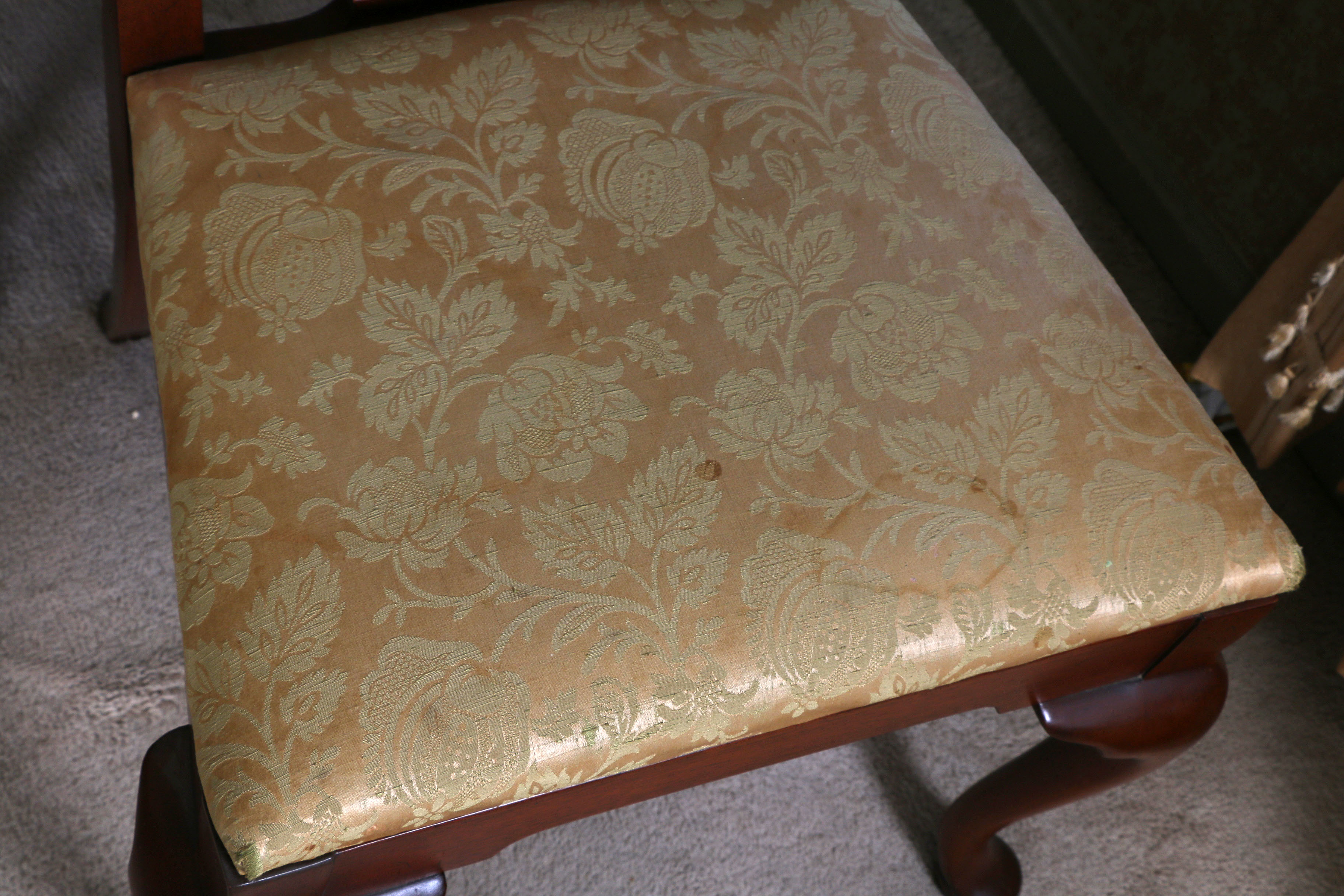 Vintage Queen Anne Style Seven-Piece Dining Set