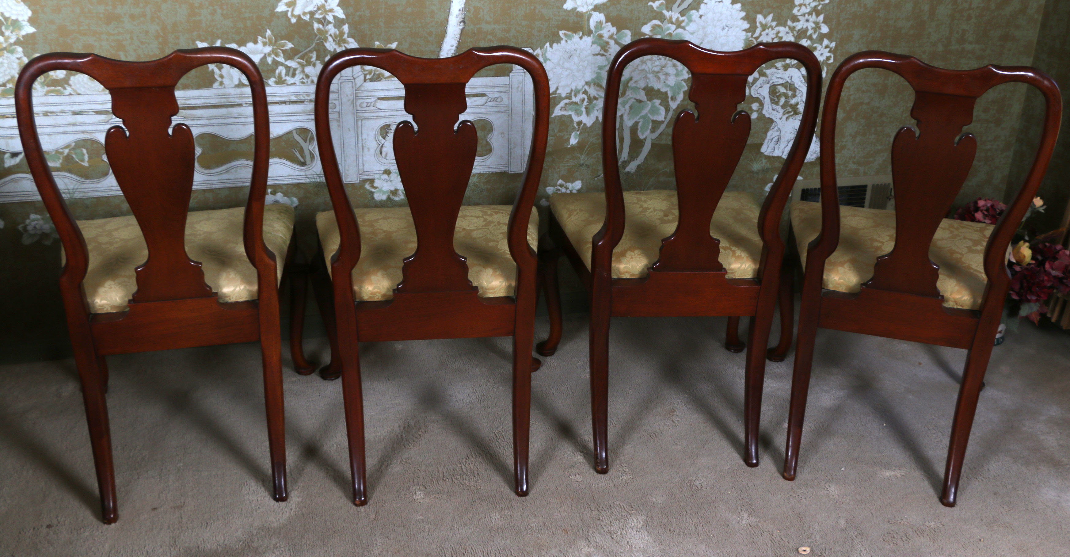 Vintage Queen Anne Style Seven-Piece Dining Set