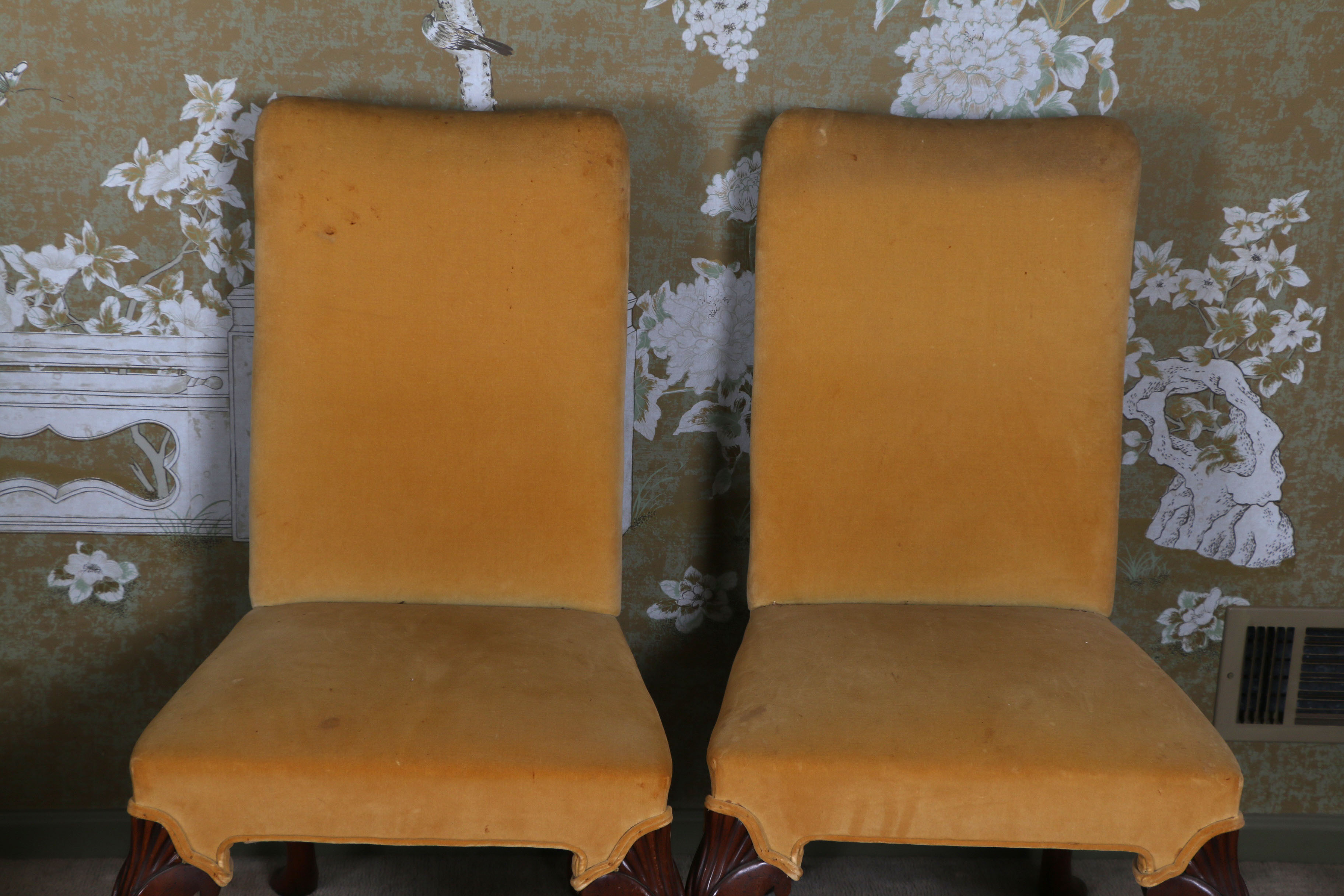 Vintage Queen Anne Style Seven-Piece Dining Set