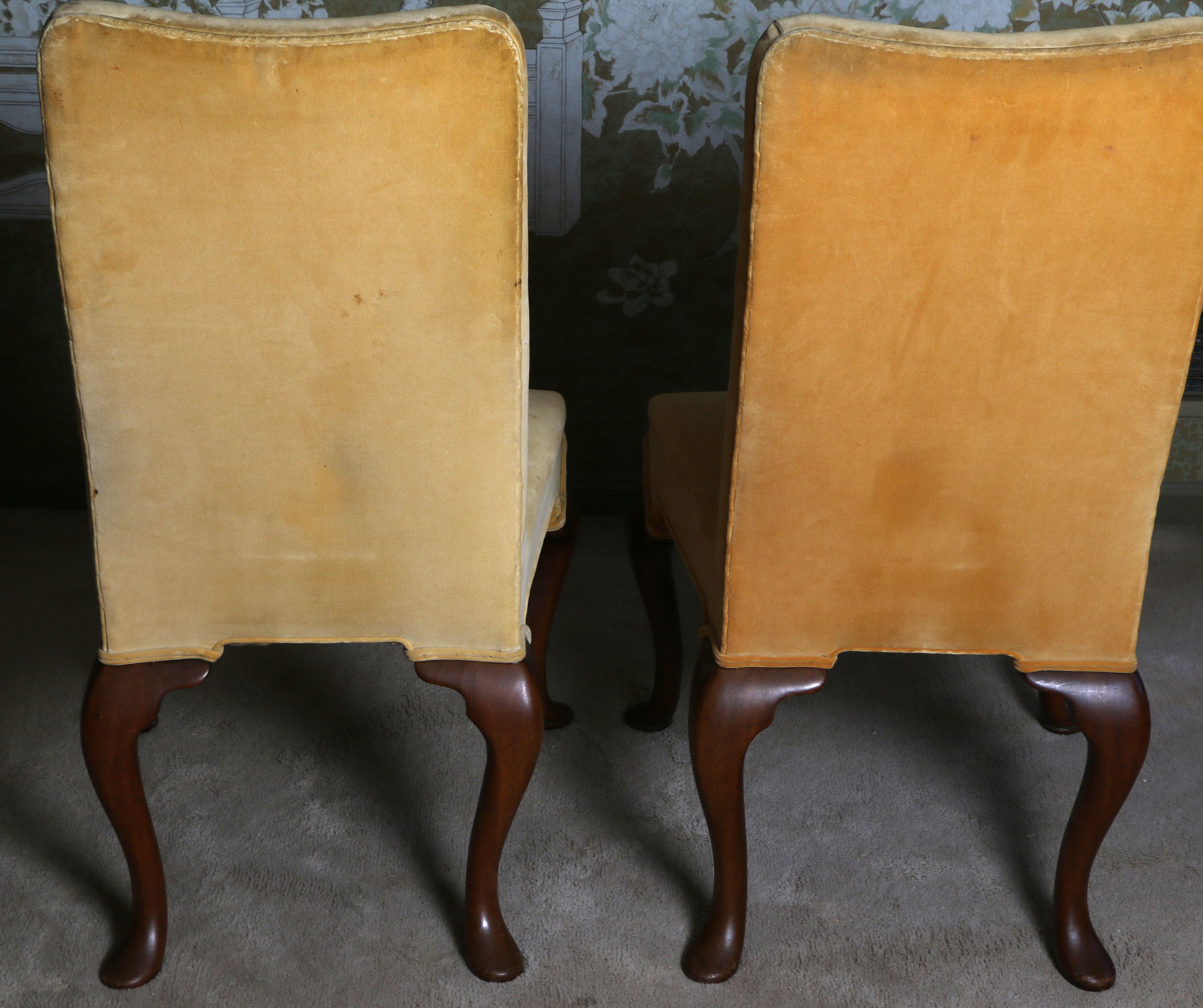 Vintage Queen Anne Style Seven-Piece Dining Set