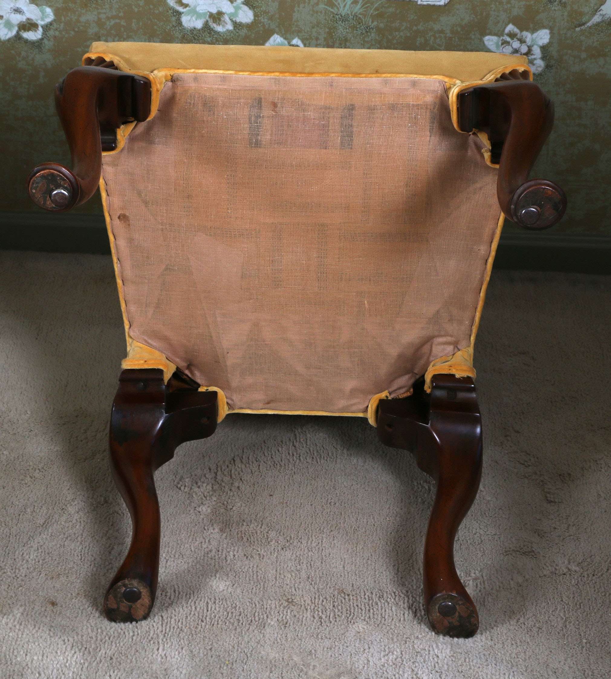 Vintage Queen Anne Style Seven-Piece Dining Set