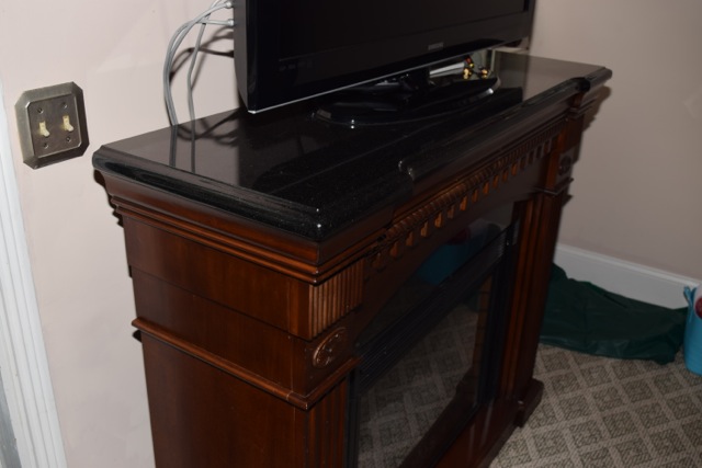 Twin Star Faux Electric Fireplace in Mahogany Mantel with Granite Top