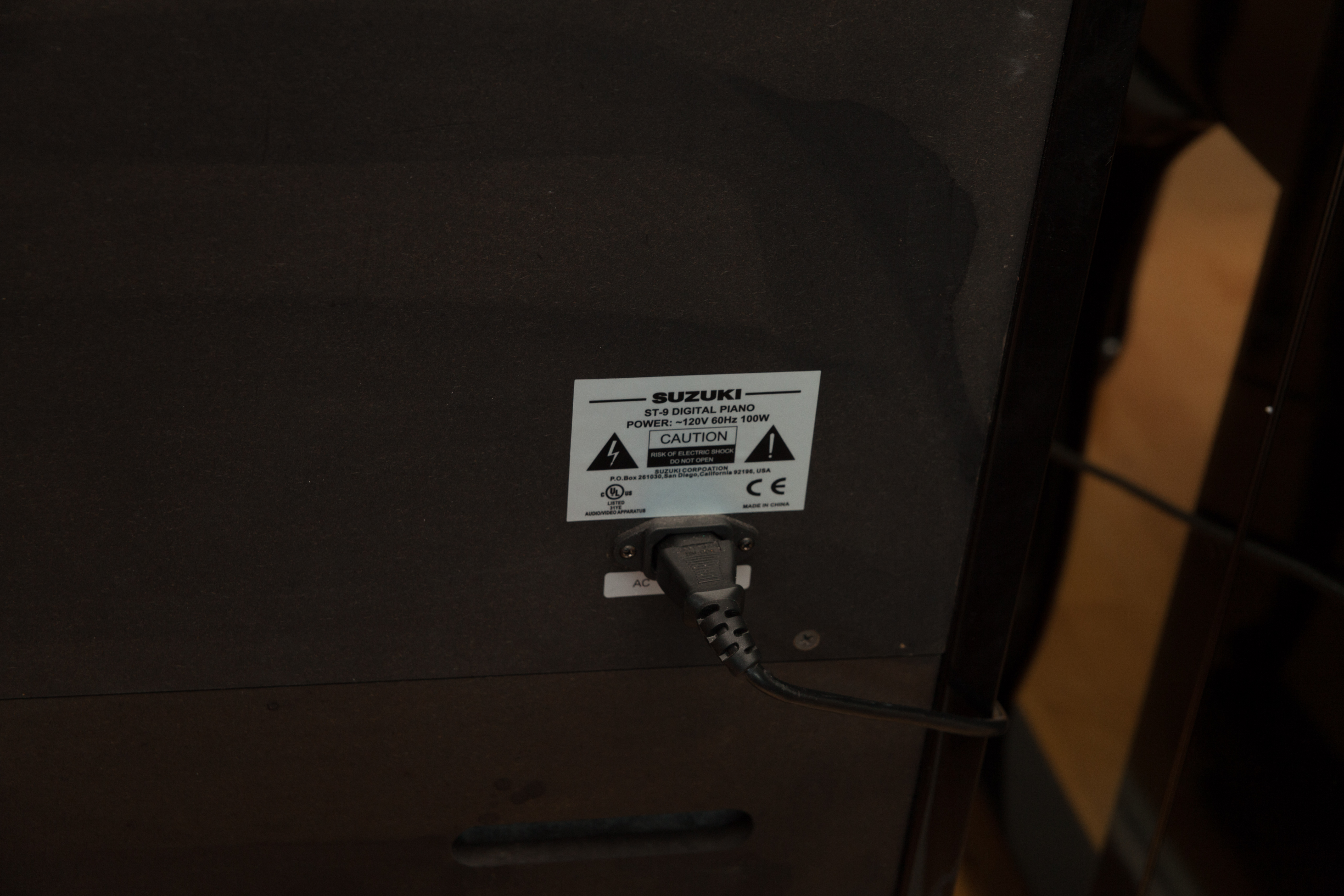 Suzuki Digital Spinet Piano and Bench