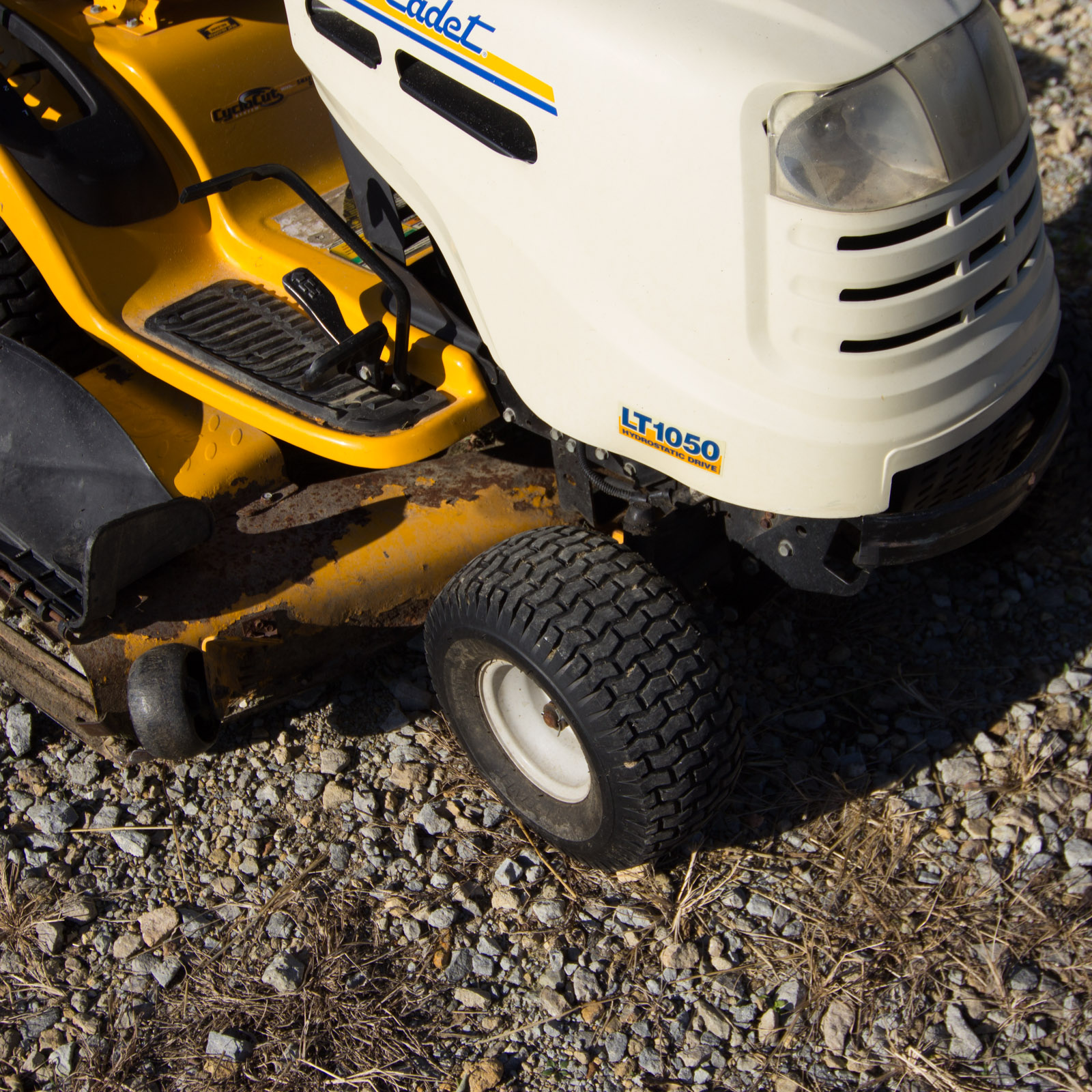 Cub Cadet LT1050 Lawn Tractor