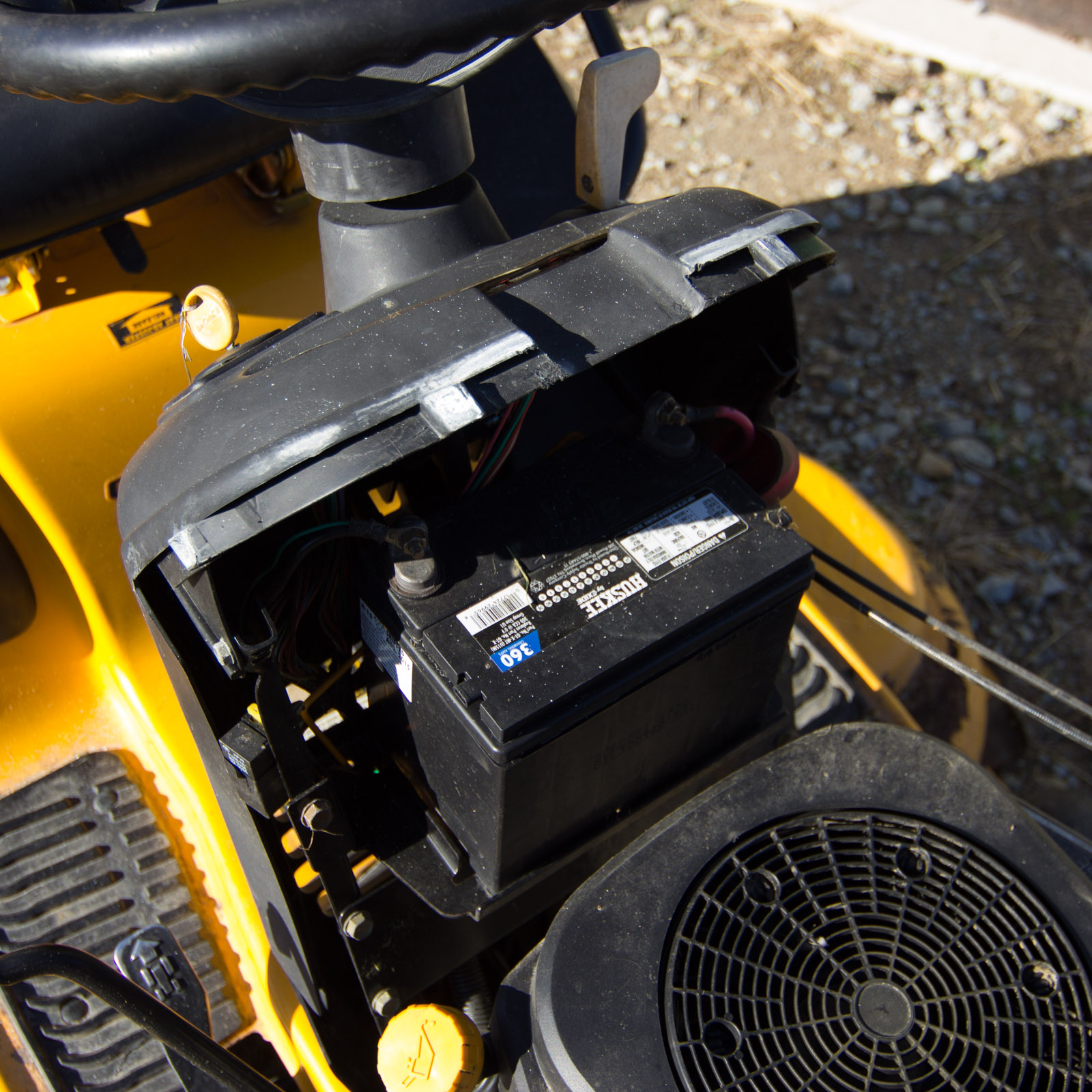 Cub Cadet LT1050 Lawn Tractor