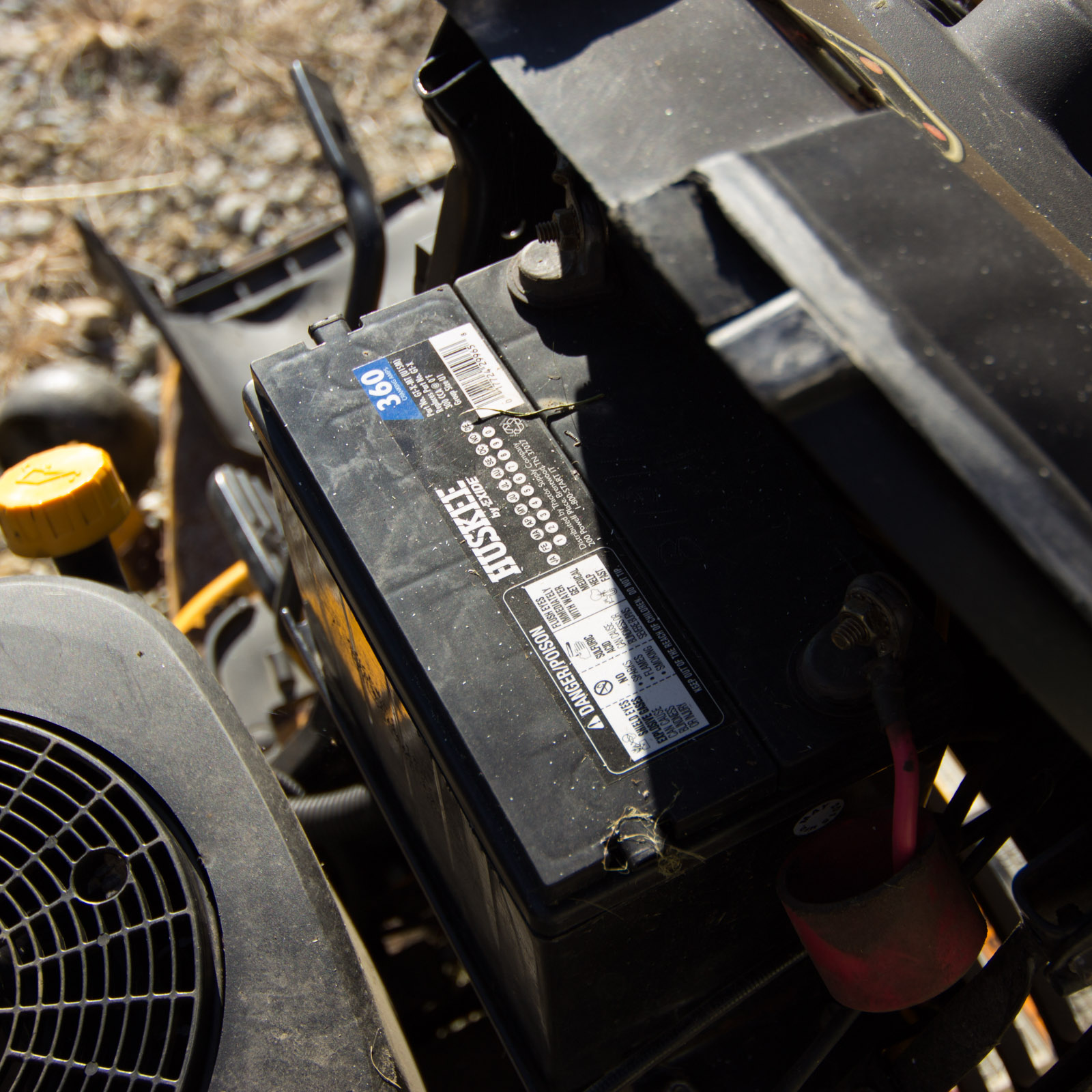 Cub Cadet LT1050 Lawn Tractor