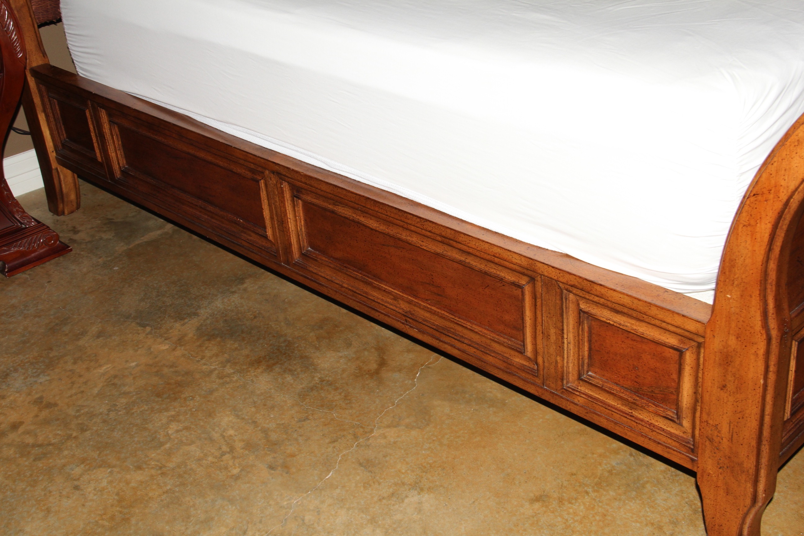 Stanley Furniture Co. Hobnail Leather Upholstered King Size Bed Frame