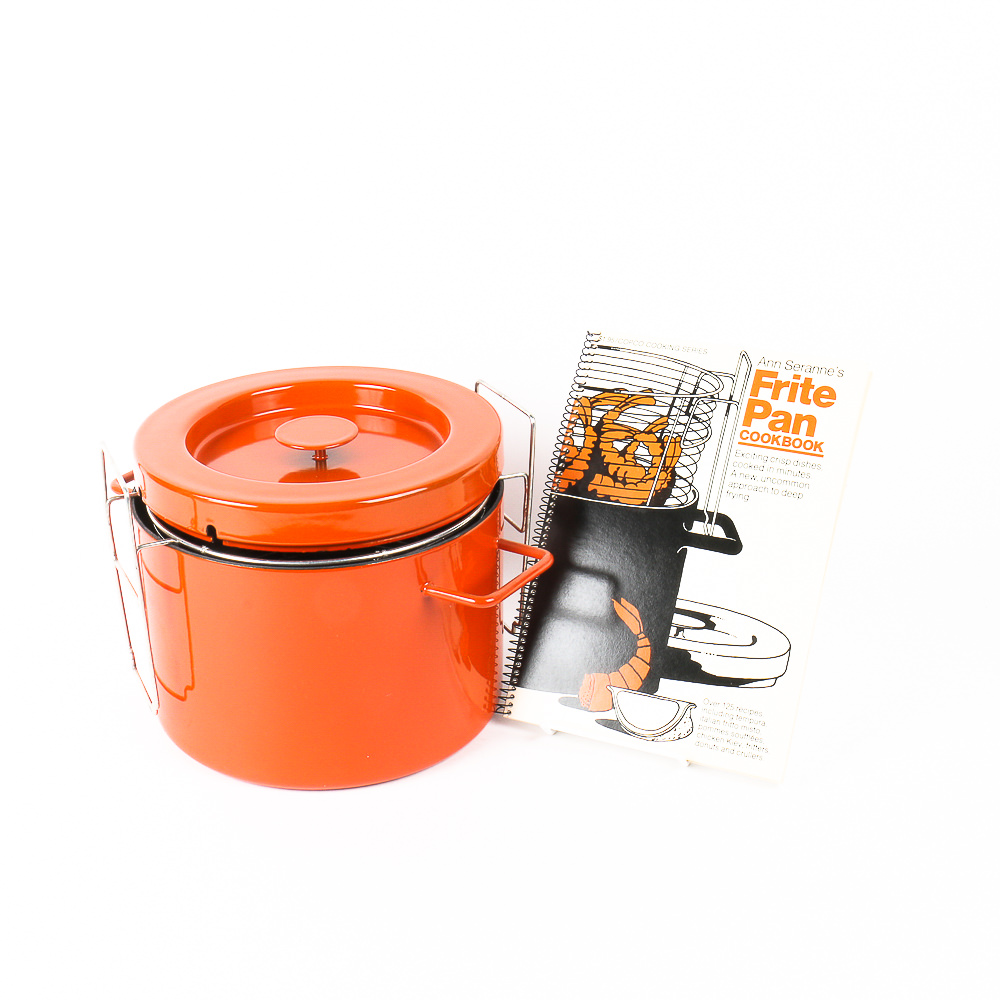 Vintage Copco Deep Frying Pot with Ann Seranne's "Frite Pan Cookbook"