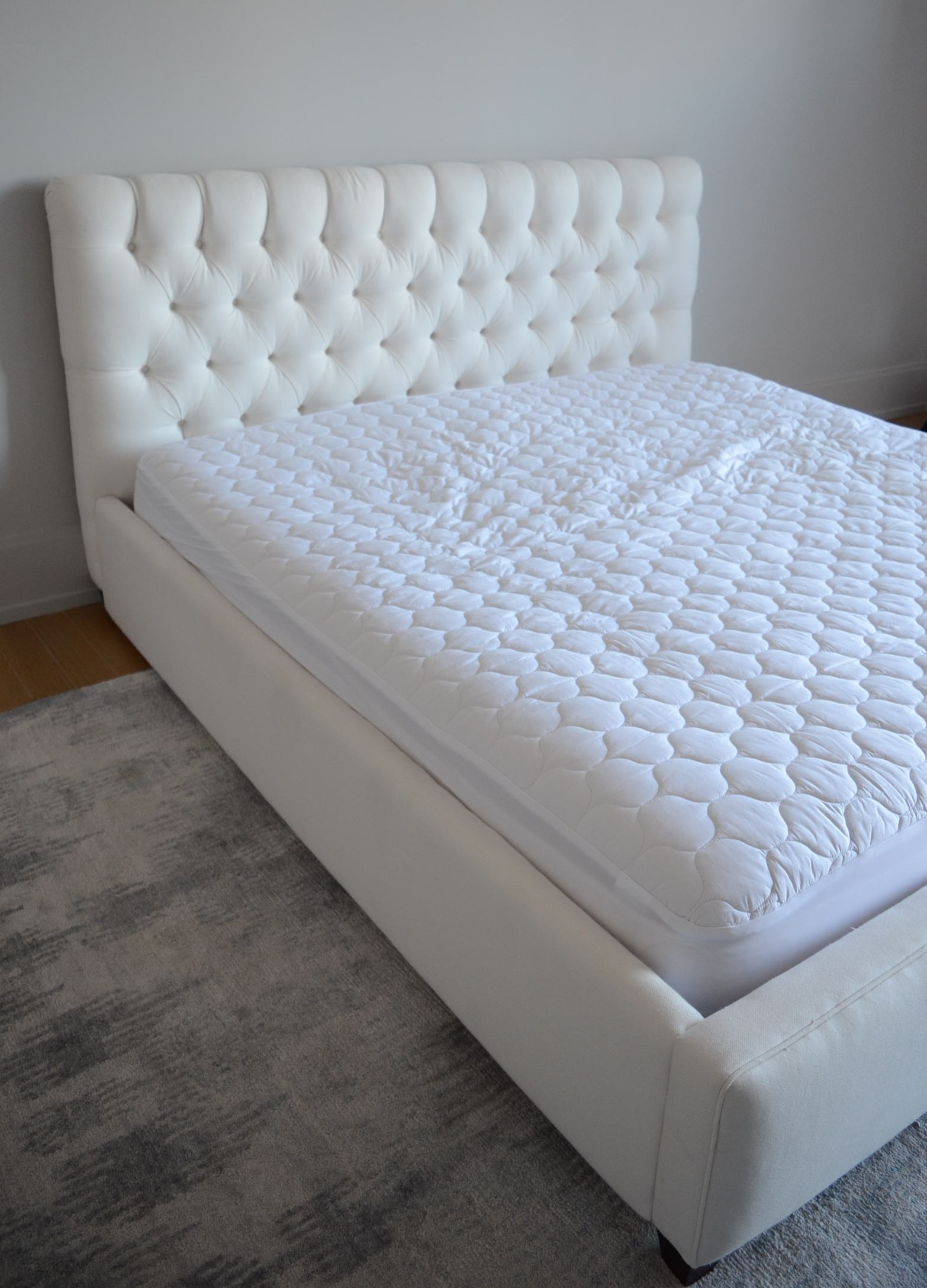 Contemporary Button-Tufted King Size Bed Frame