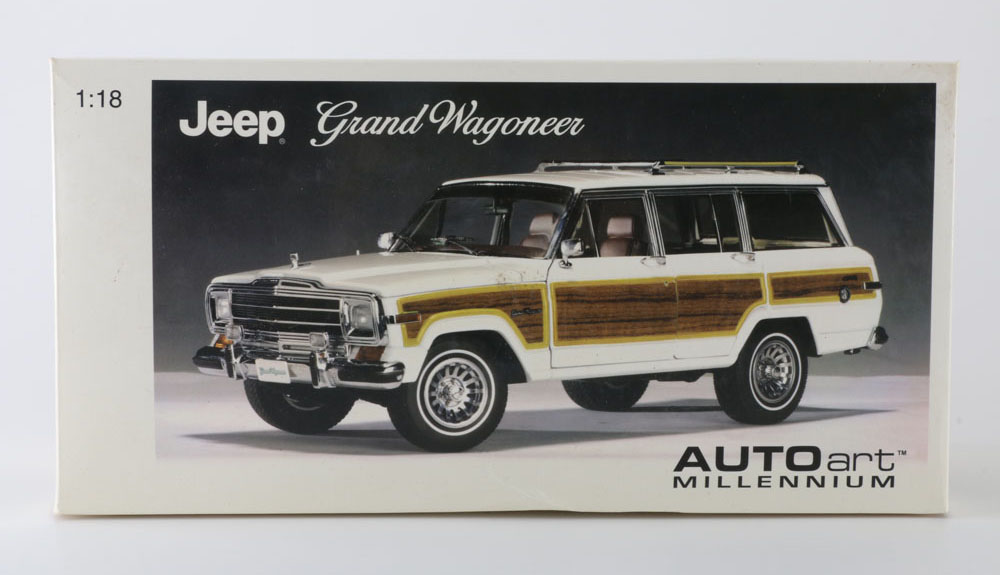 AUTOart 1989 Jeep Grand Wagoneer Die-Cast Car