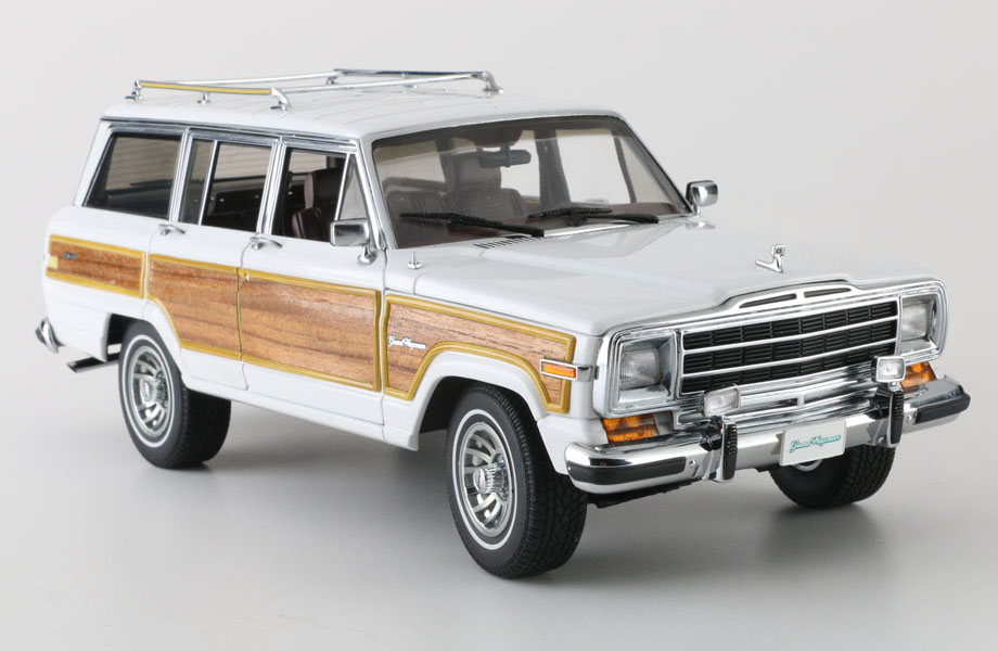 AUTOart 1989 Jeep Grand Wagoneer Die-Cast Car