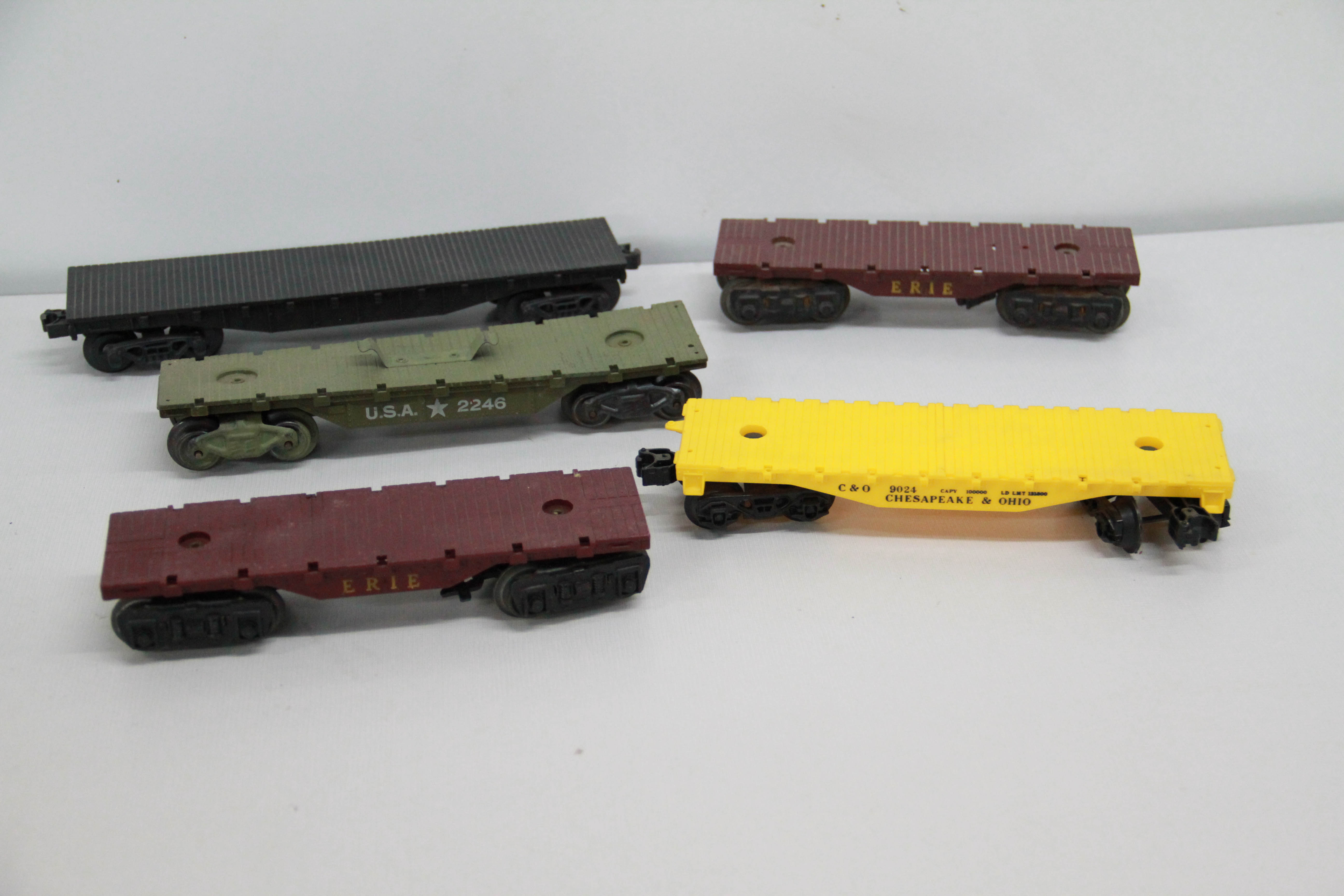 Vintage Plastic Flat Cars and Cabooses Including Marx