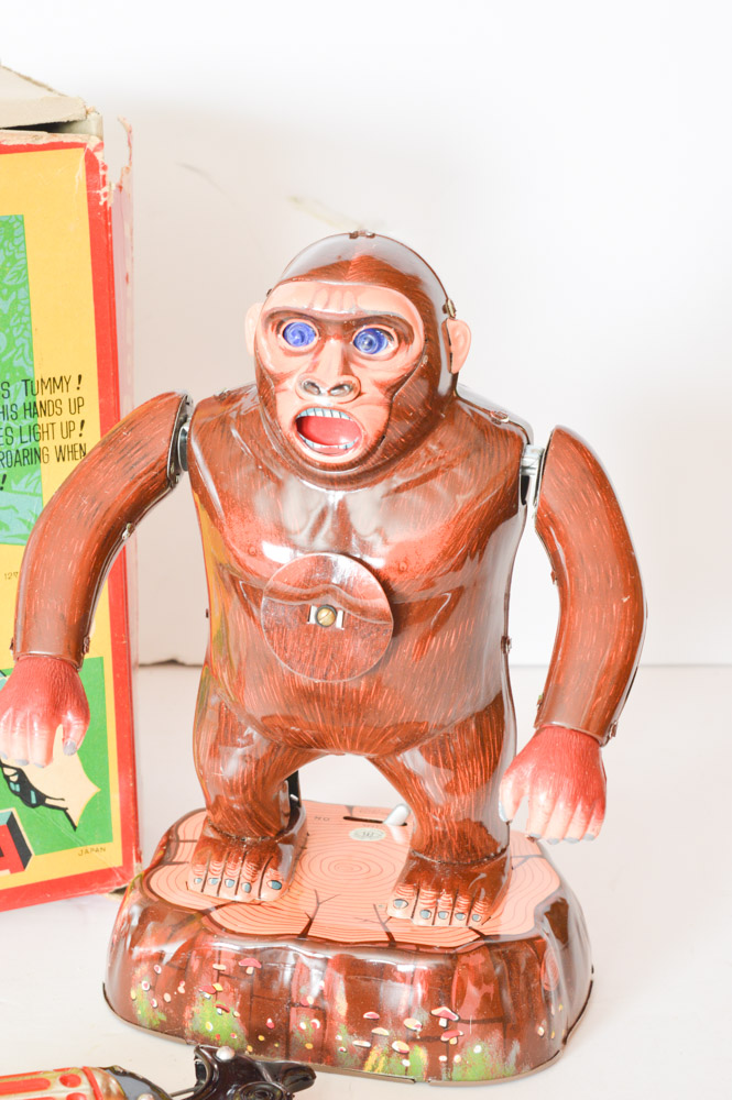 Vintage Roaring Gorilla Battery Operated Shooting Gallery
