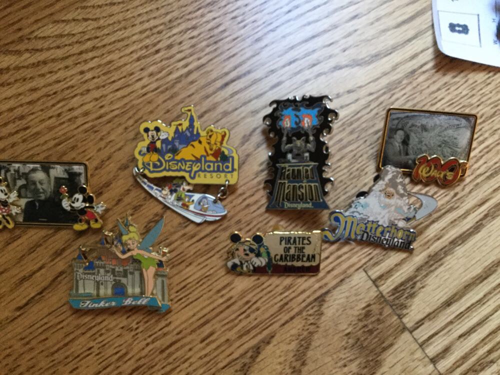 **RELOTTED to 060  Disney Pins