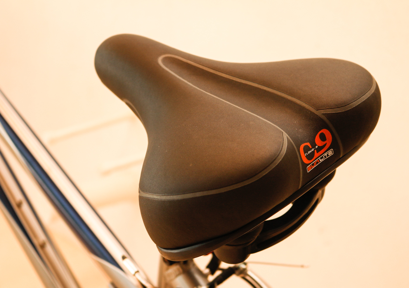 Ruskin "Sun" Women's Bicycle with Zéfal Pump