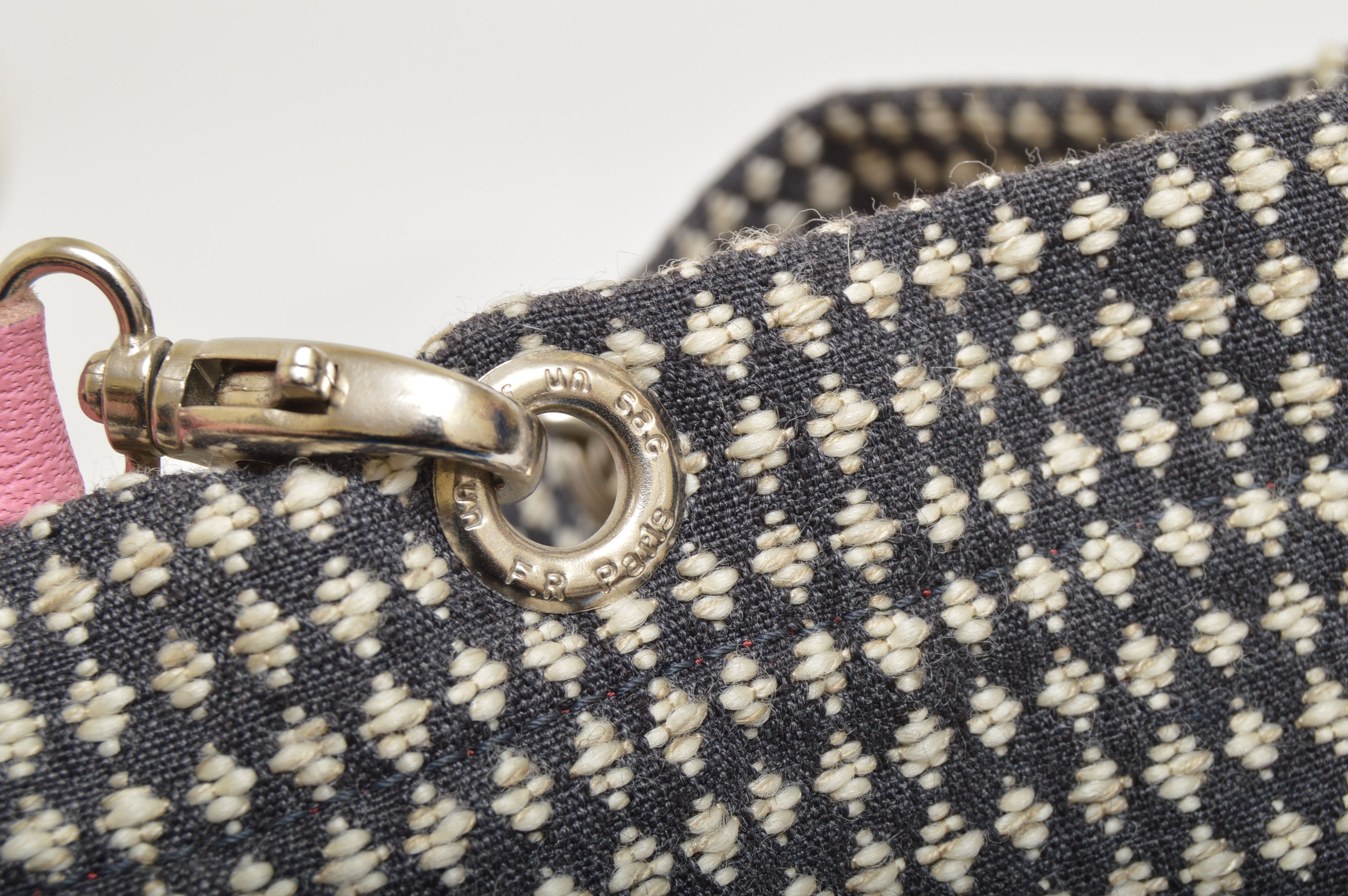 Un Jour Un Sac by Francois Renier Handbag