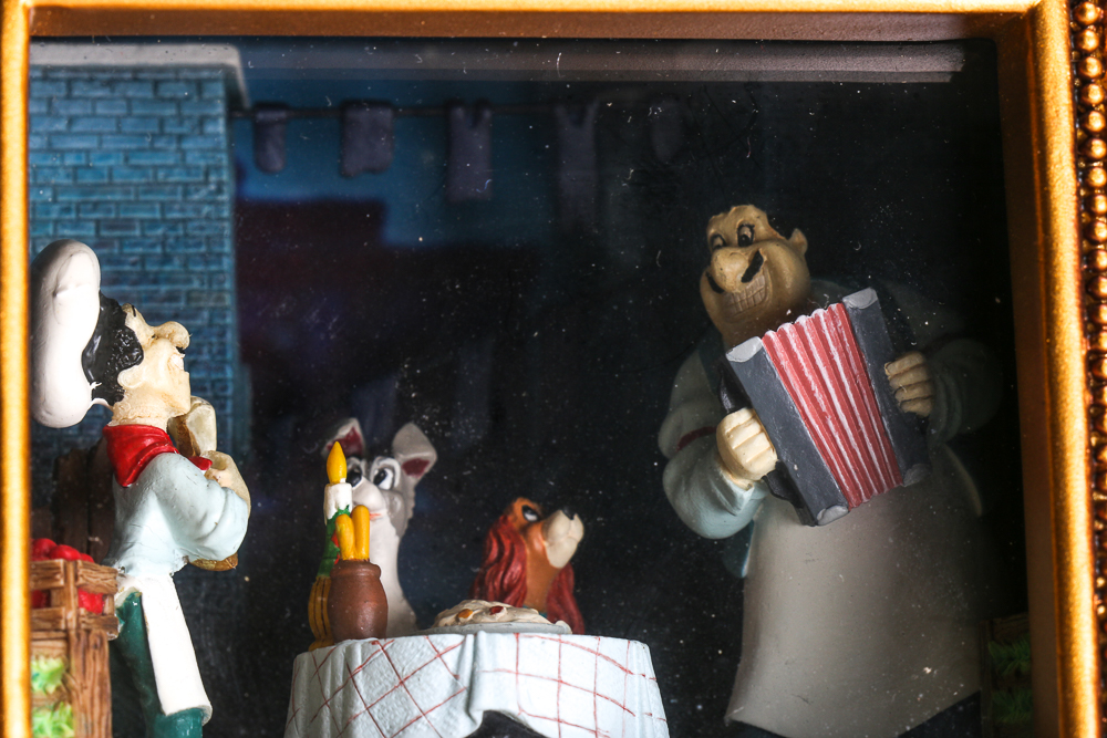 Walt Disney Showcase Collection of "Lady and the Tramp 'A Starlit Bella Notte'" Light Box