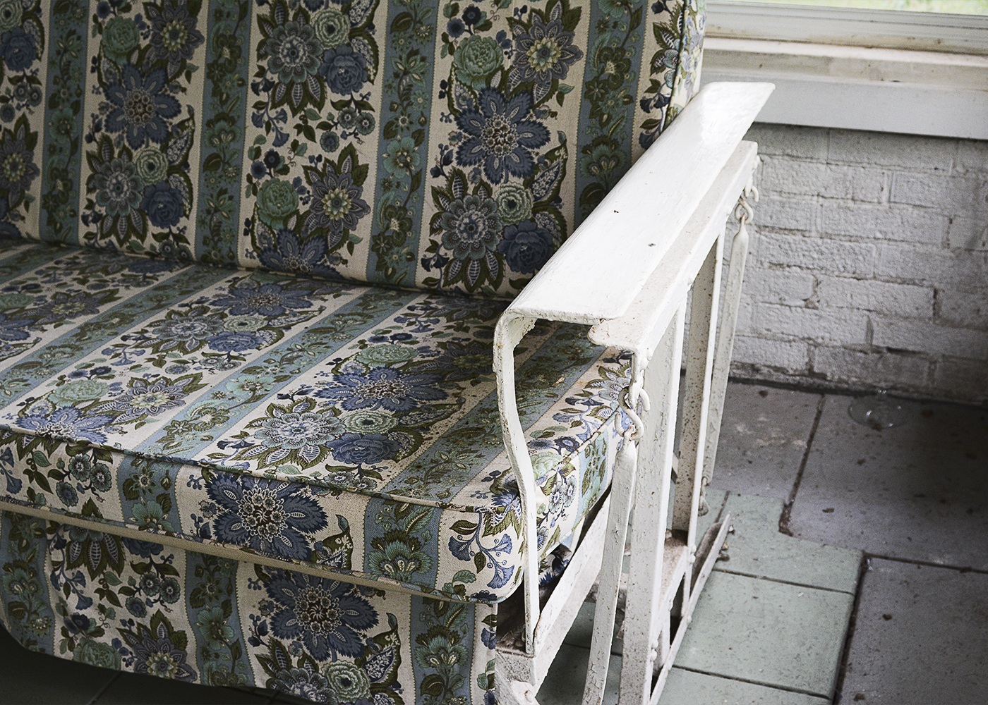 Vintage Metal Patio Sofa Glider