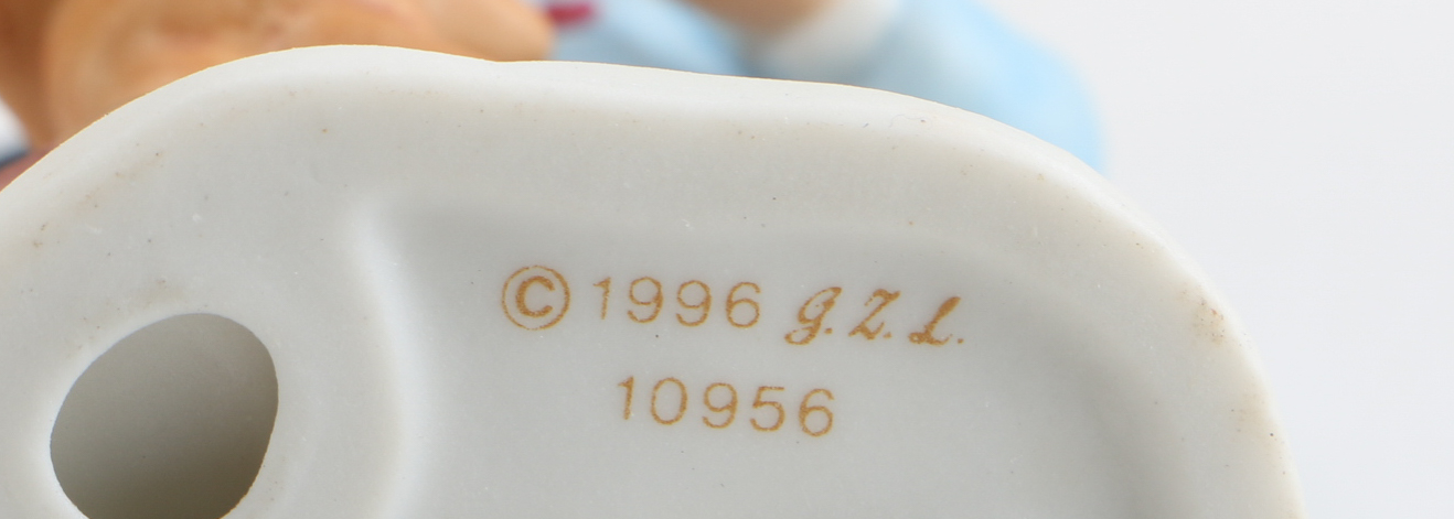 Lefton "Colonial Village" Bicentennial Village Collection