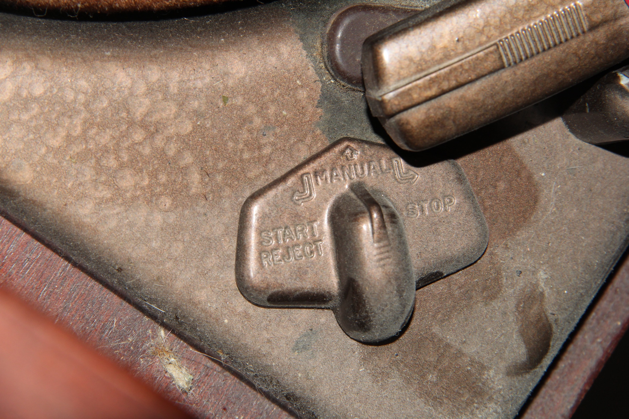 1940s Howard Model 909 Radio Phonograph Cabinet