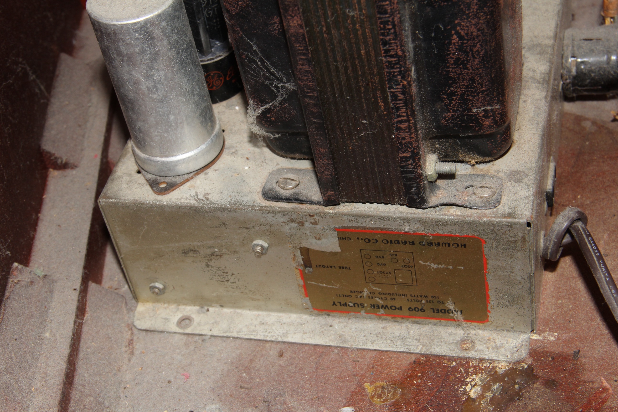 1940s Howard Model 909 Radio Phonograph Cabinet