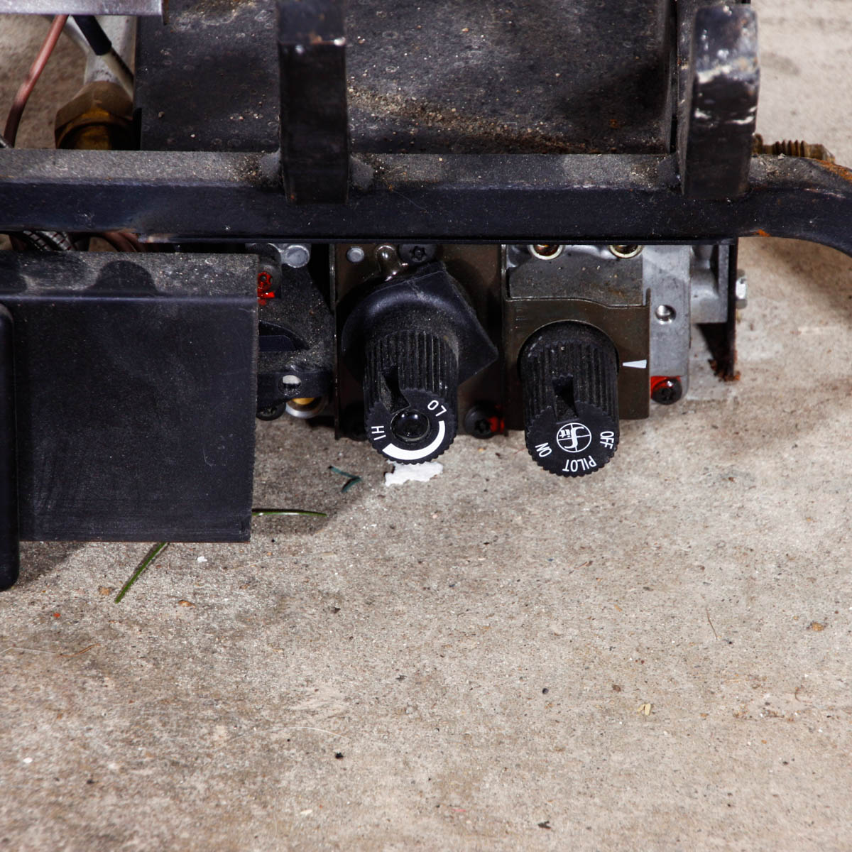 Sure Heat Vent Free Burner and Natural Gas Fire Logs with Remote