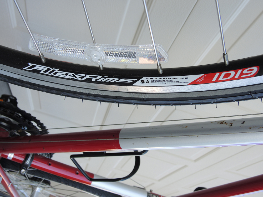 Mens 19" Red Jamis Coda Sport Hybrid Bike