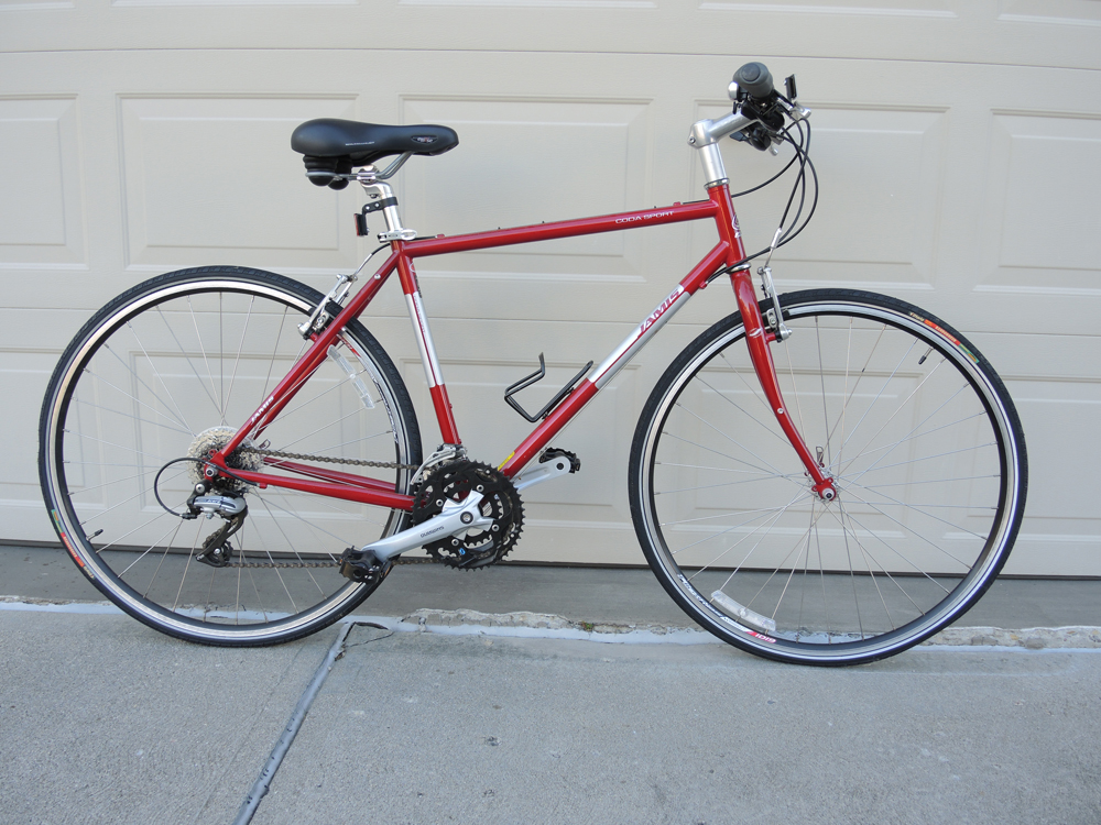 Mens 19" Red Jamis Coda Sport Hybrid Bike
