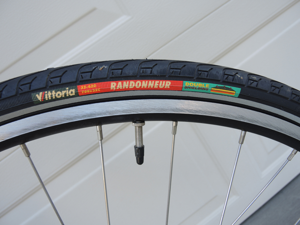 Mens 19" Red Jamis Coda Sport Hybrid Bike