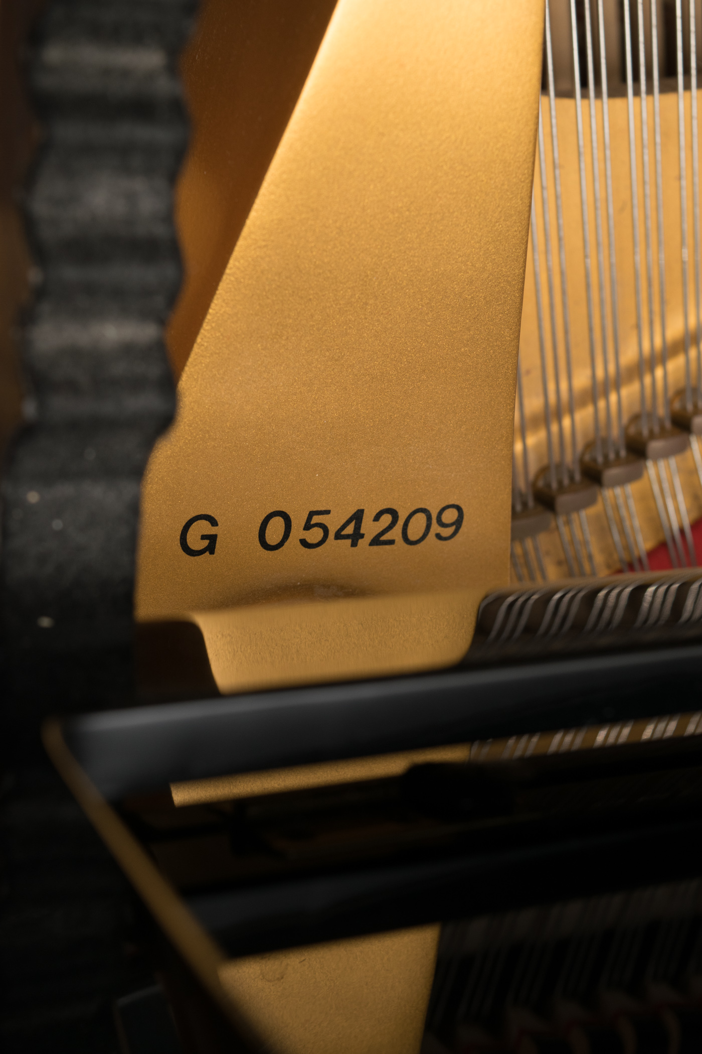Stunning Young Chang Polished Ebony G-185 Grand Piano